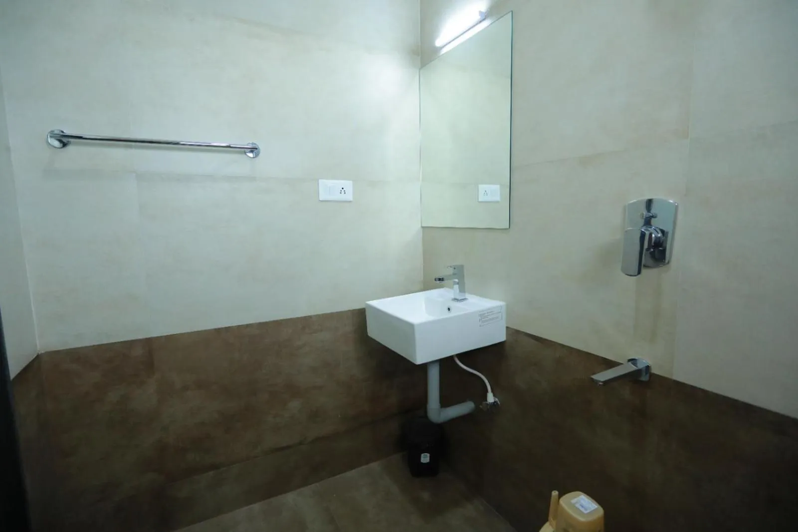 Shower in Hotel Ashok Palace