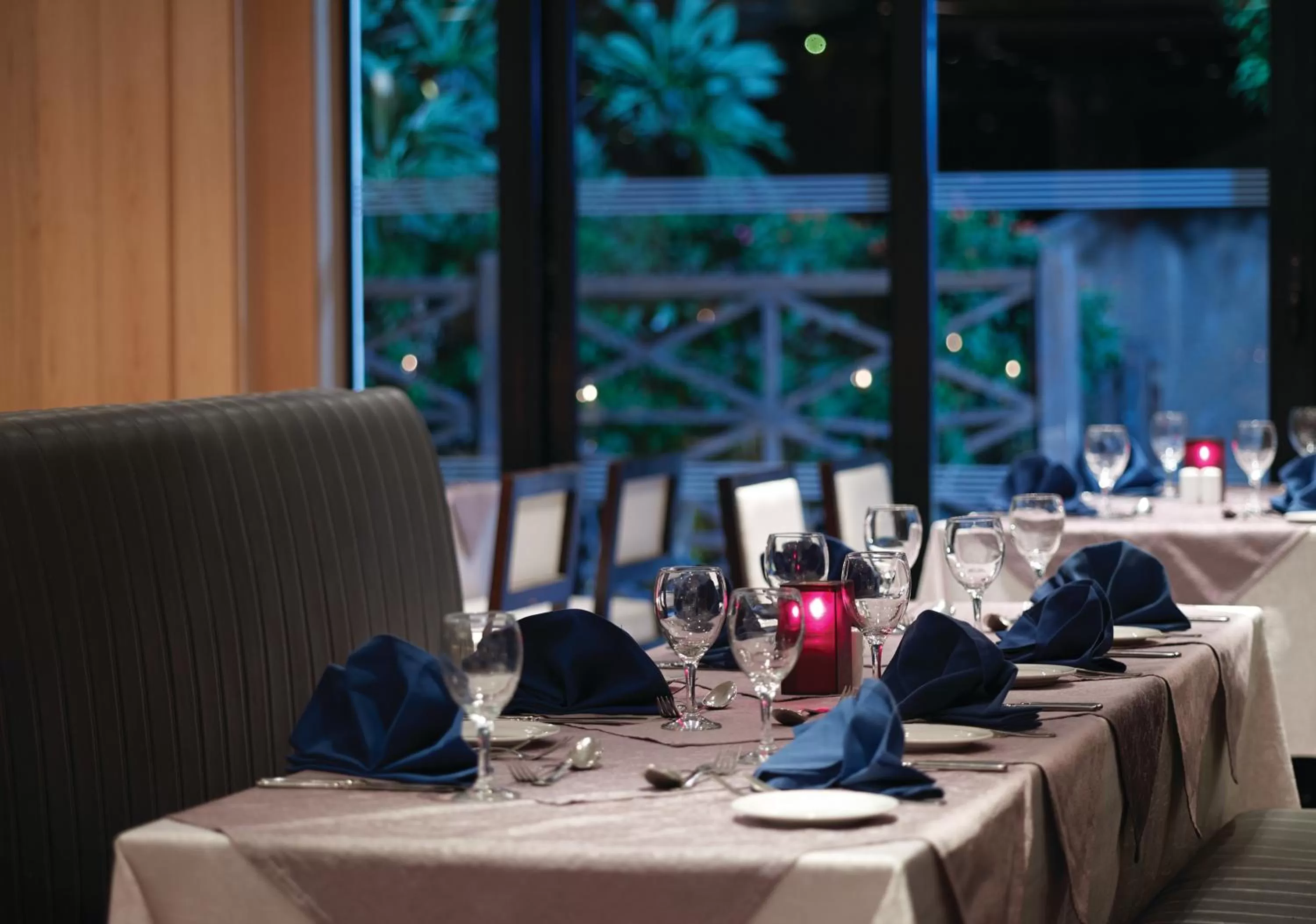 Restaurant/places to eat in Coral Sea Aqua Club Resort