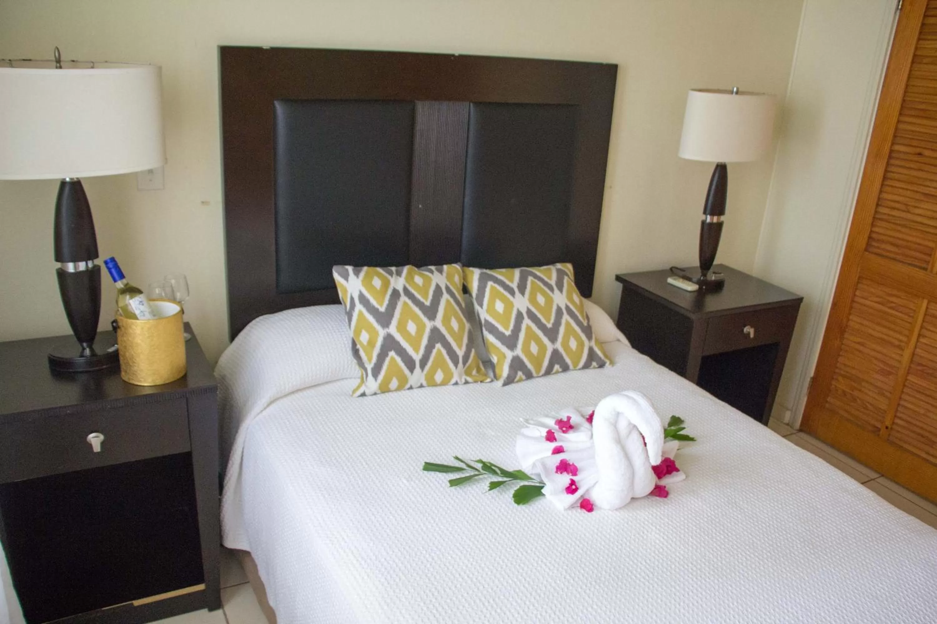 Bed in Connie's Comfort Suites