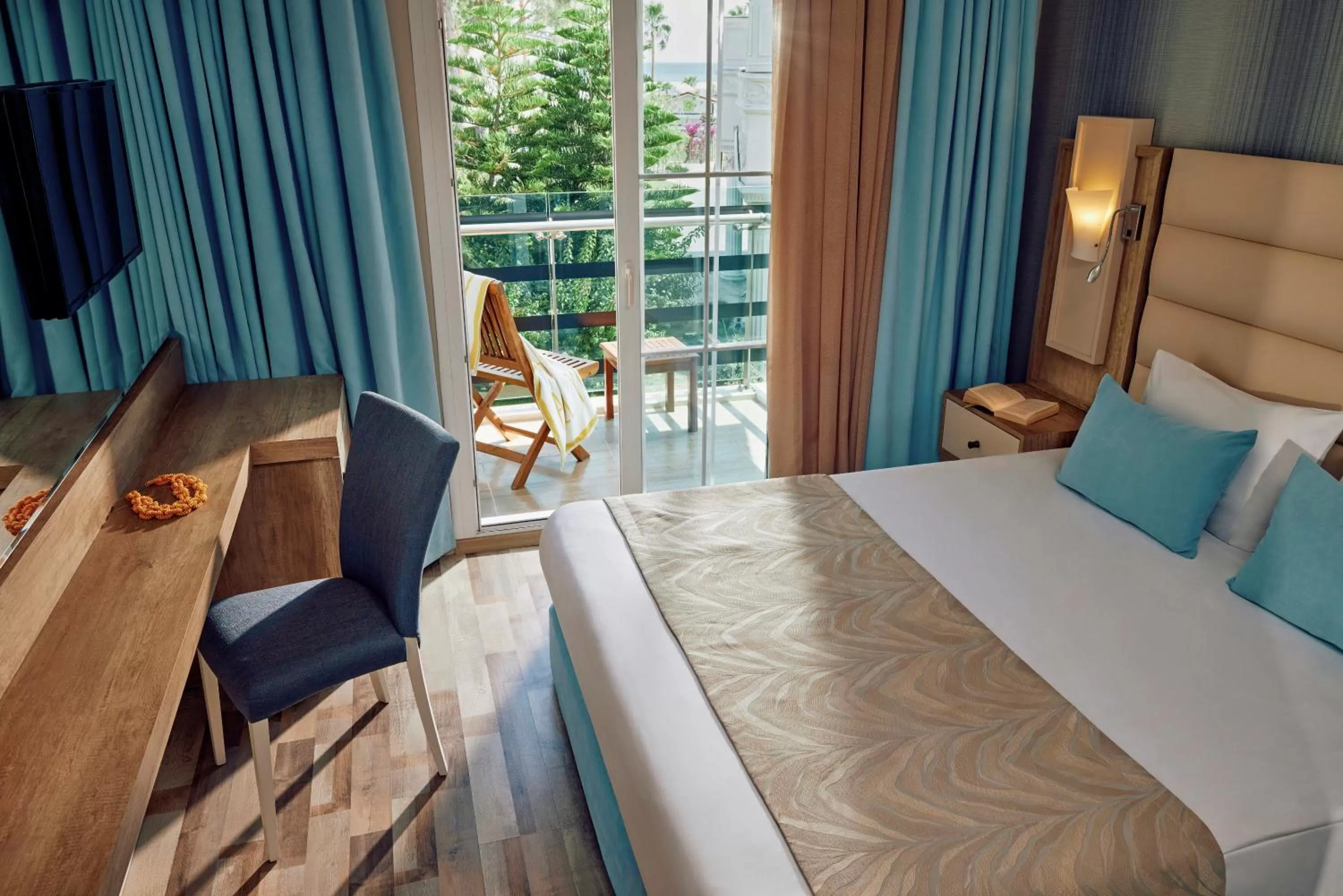 Photo of the whole room, Bed in TUI MAGIC LIFE Masmavi