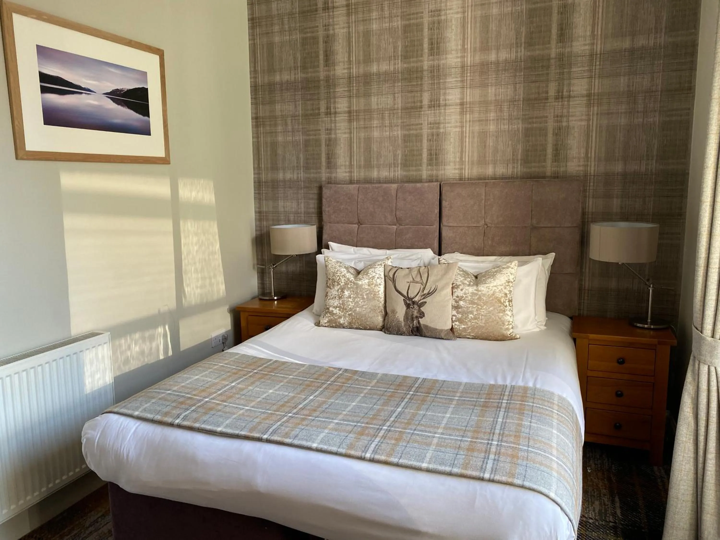 Bed in Boat Country Inn and Restaurant