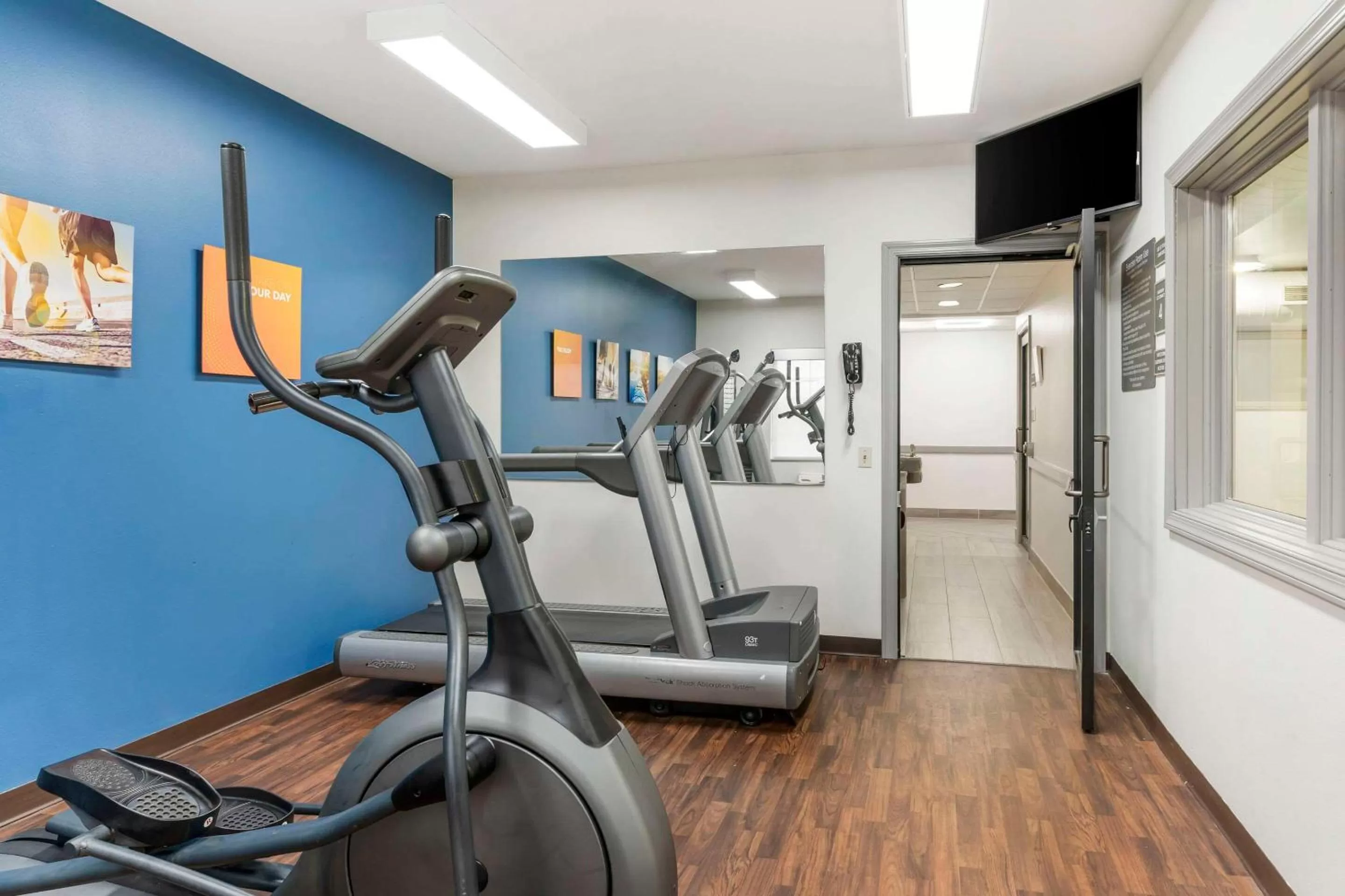 Fitness centre/facilities in Comfort Suites Elgin Northwest