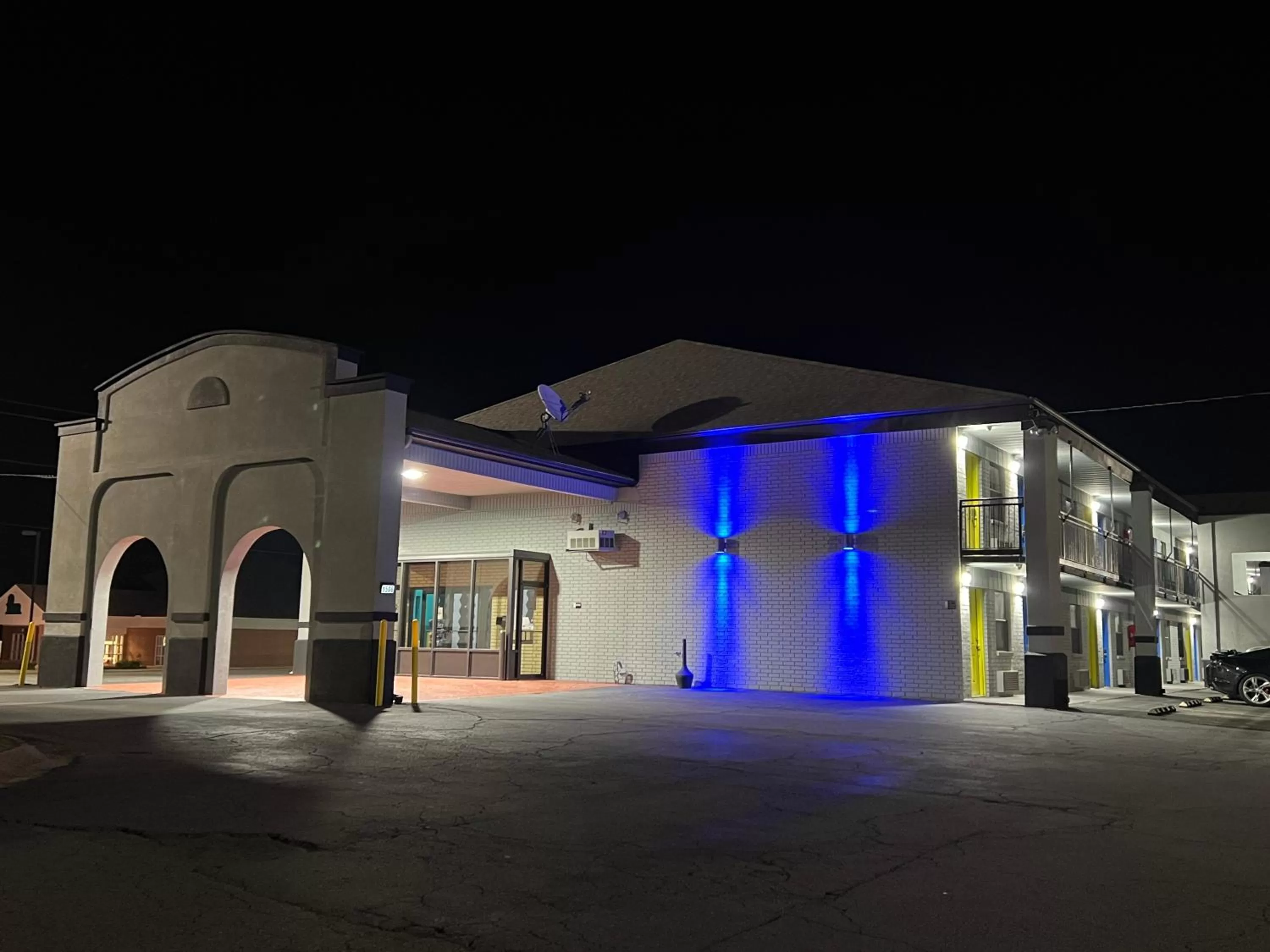 Property Building in Morrilton Inn