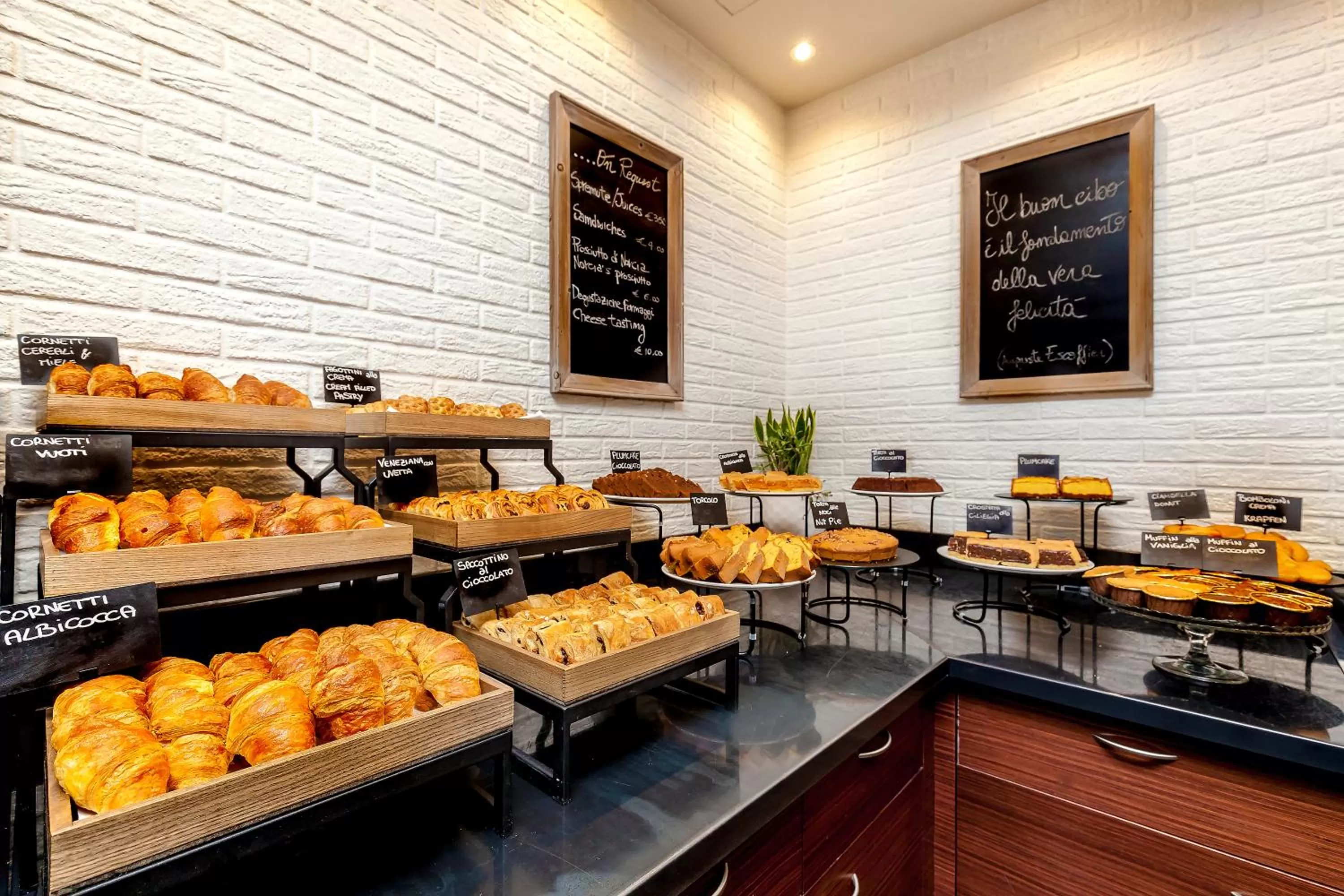 Continental breakfast in La Meridiana Bleisure Hotel