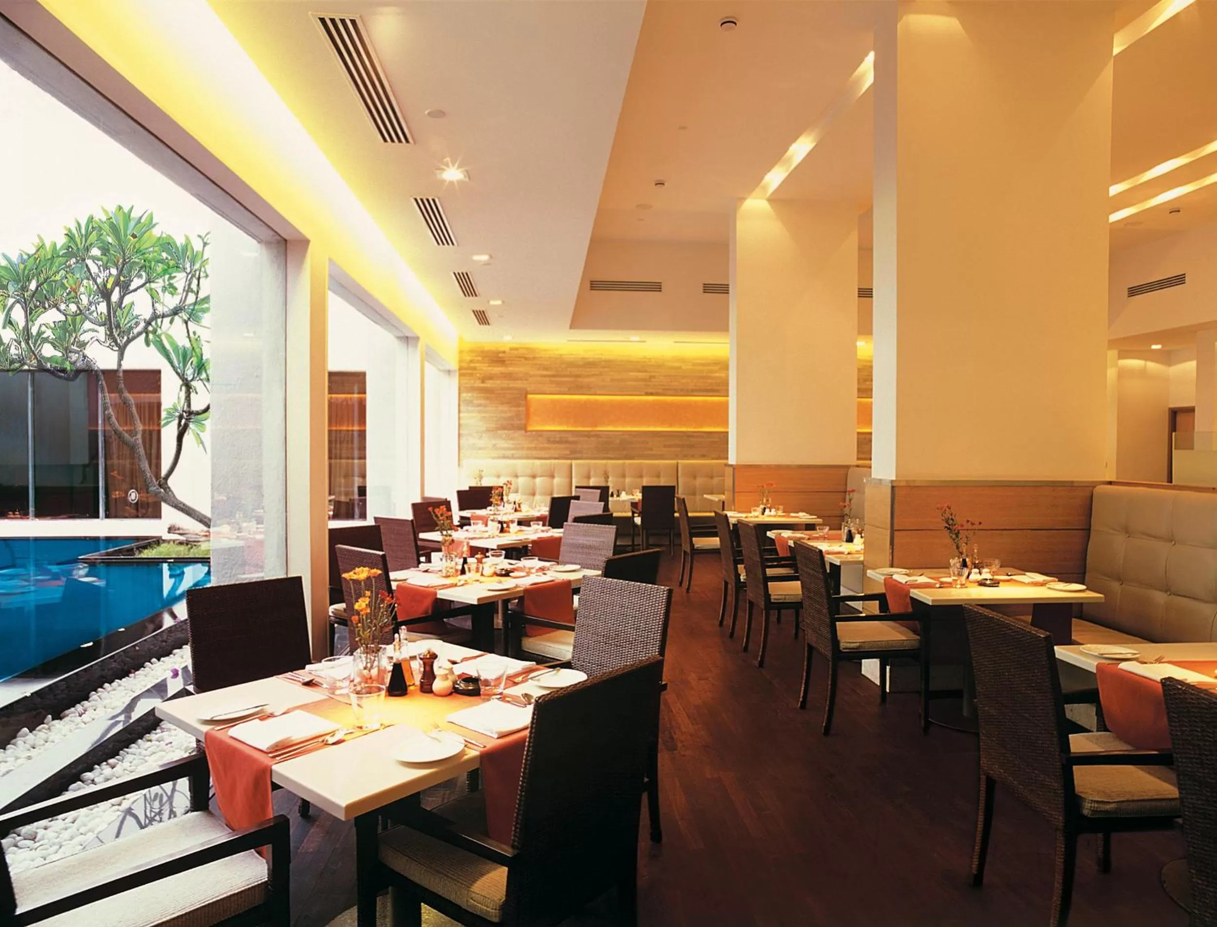 Restaurant/places to eat in Trident Chennai