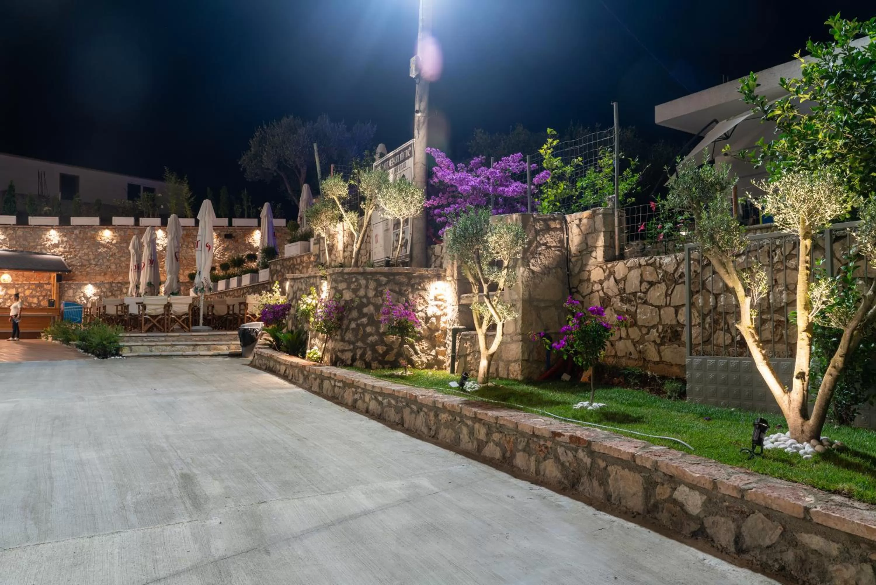 Garden view in Hotel Memaj