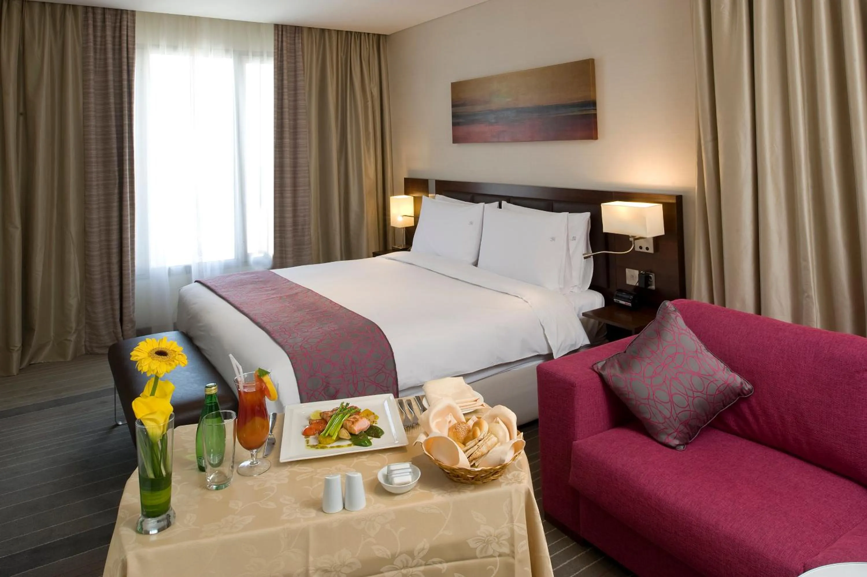 Photo of the whole room, Bed in Holiday Inn Muscat AlSeeb by IHG