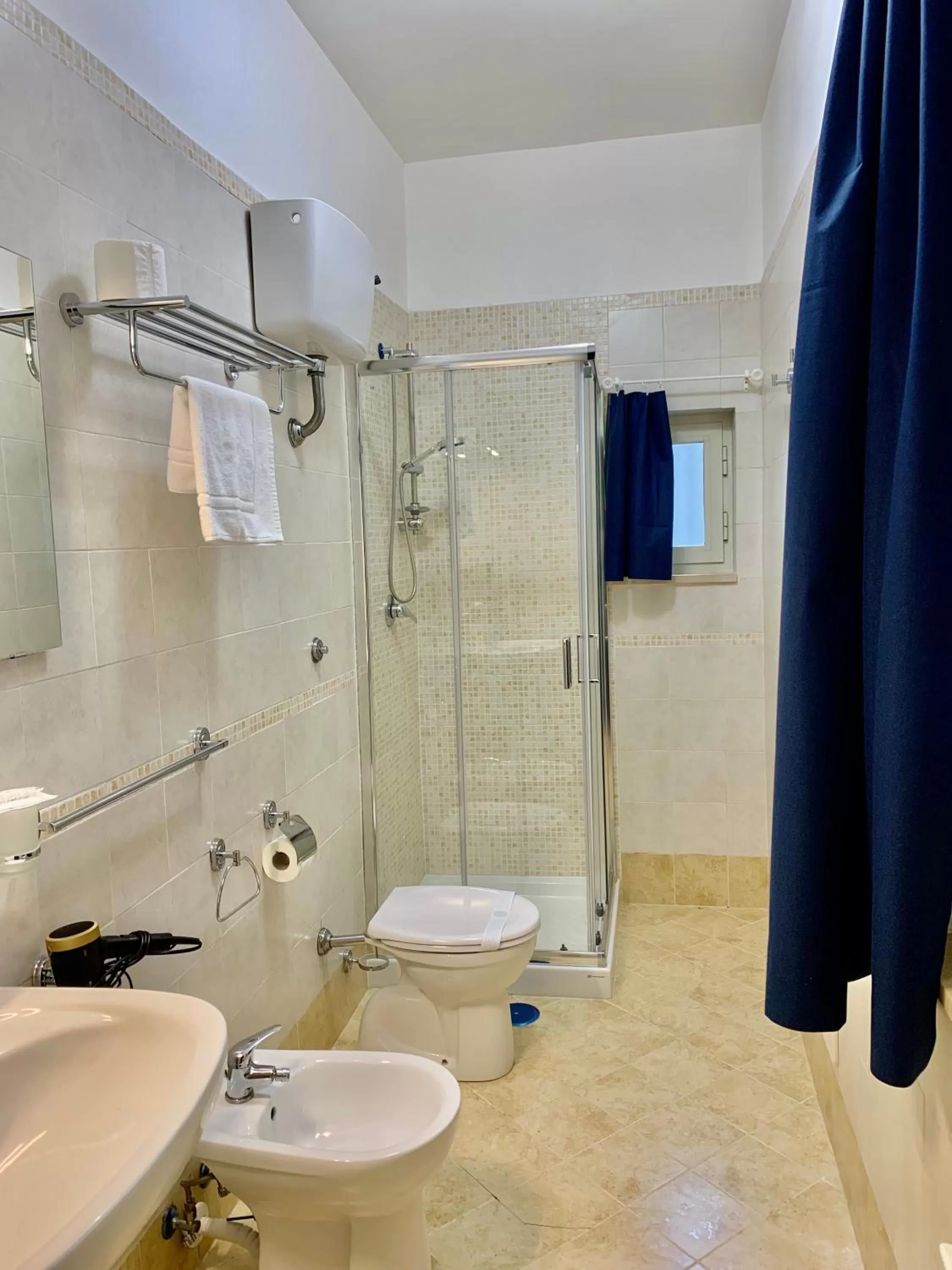 Bathroom in Artis Mare