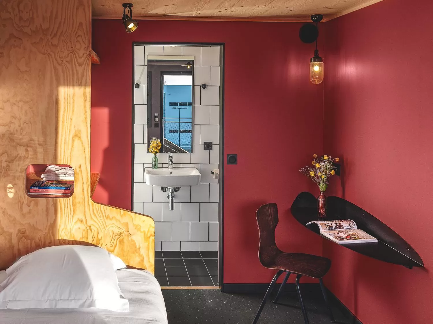 Bathroom, Bed in Eklo Hotels Toulouse Cartoucherie Zénith