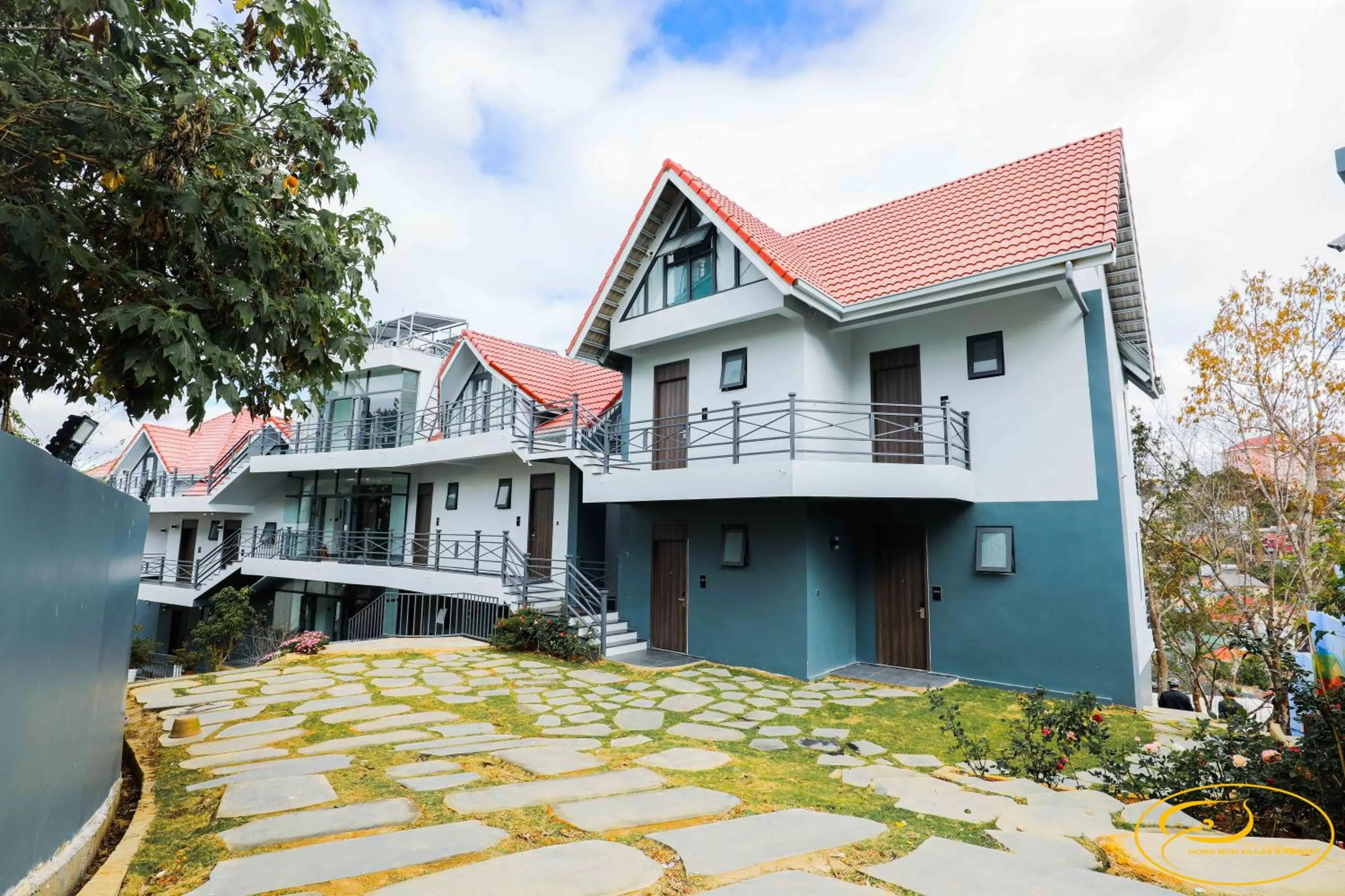 Property building in Hong Mon Villa
