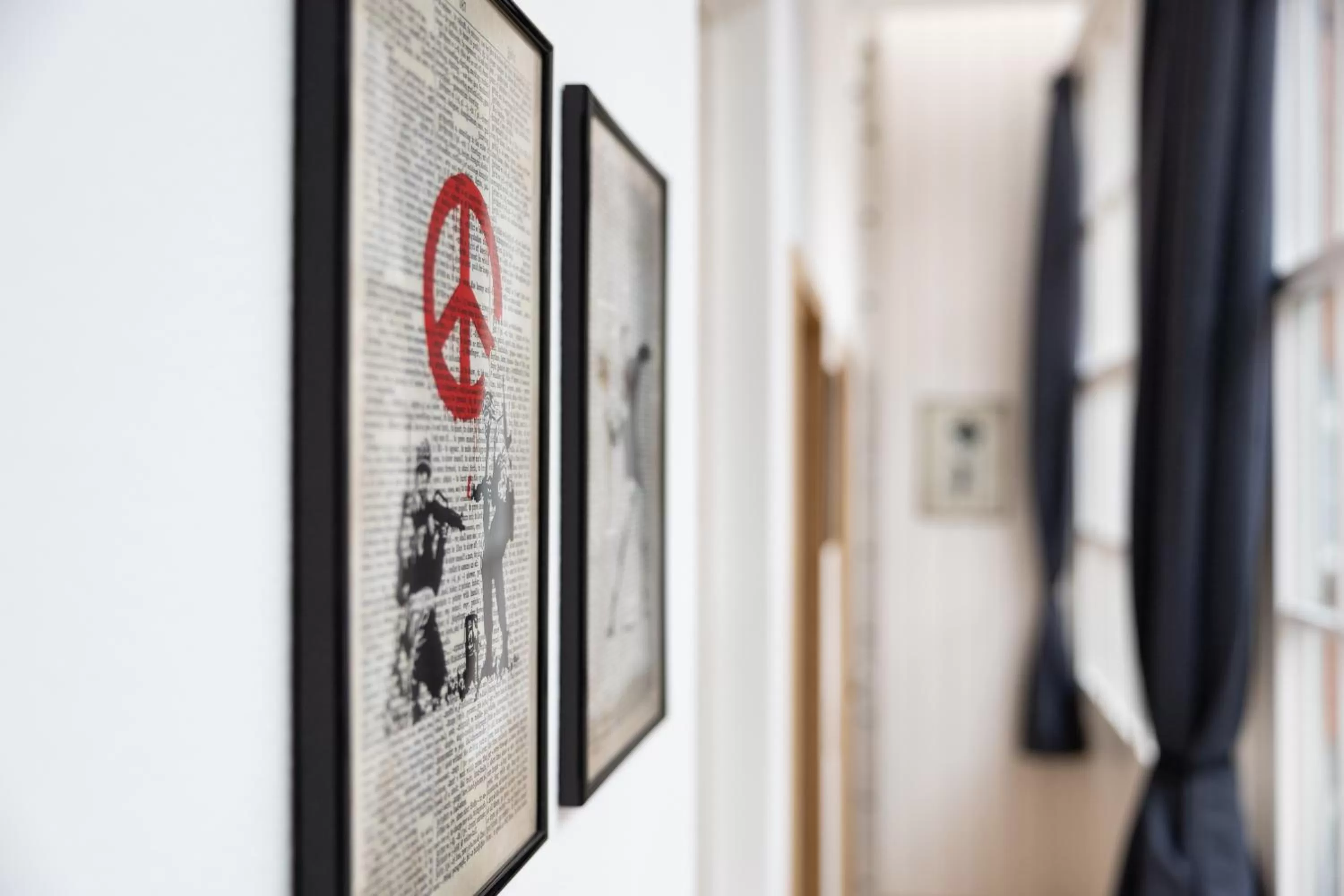 Decorative detail in Ko-Living Space an der Oper - Street Art Design Apartments