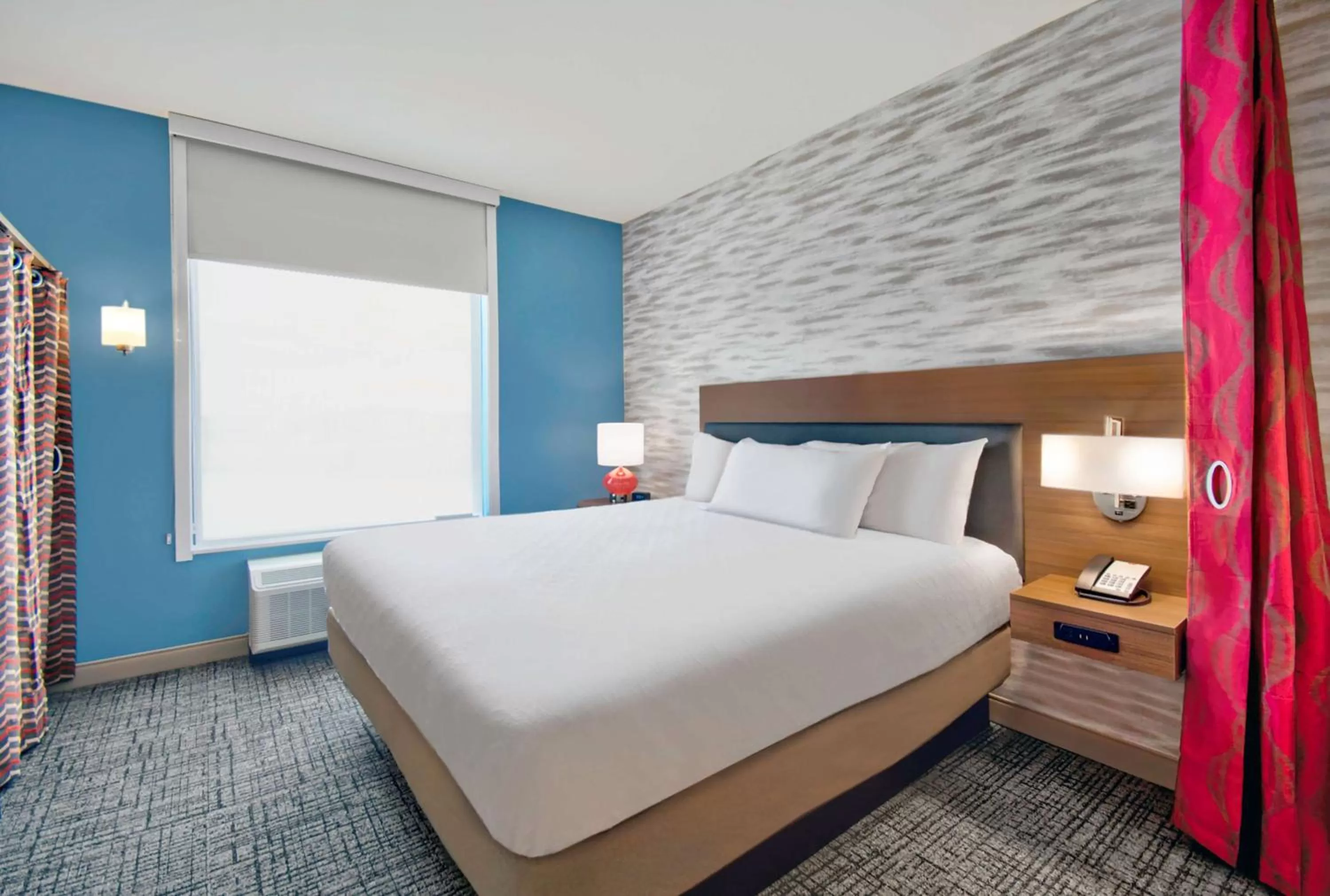 Bed in Home2 Suites By Hilton Whitestown - Indianapolis Northwest