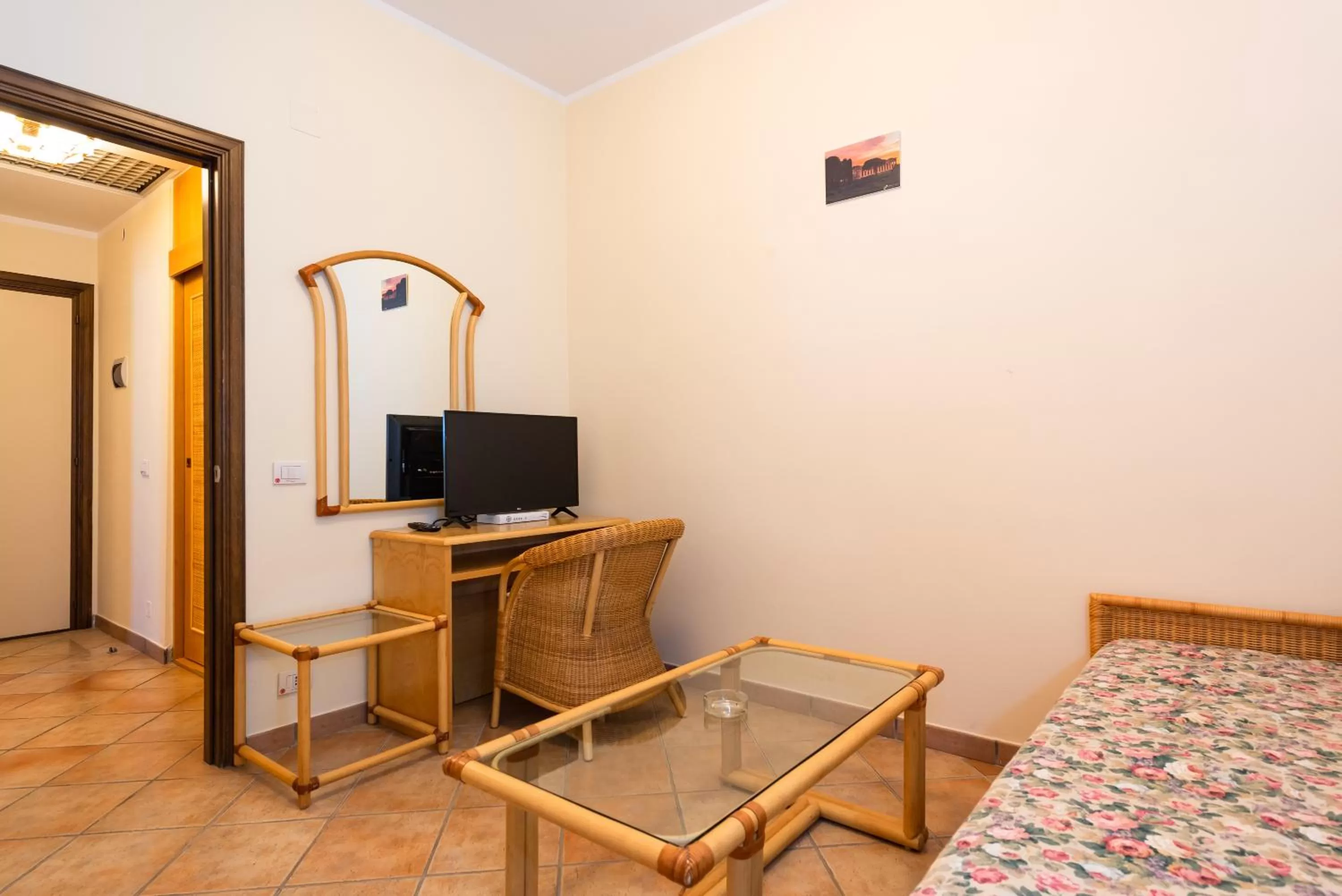 hair dresser, Bed in Hotel Il Ceppo