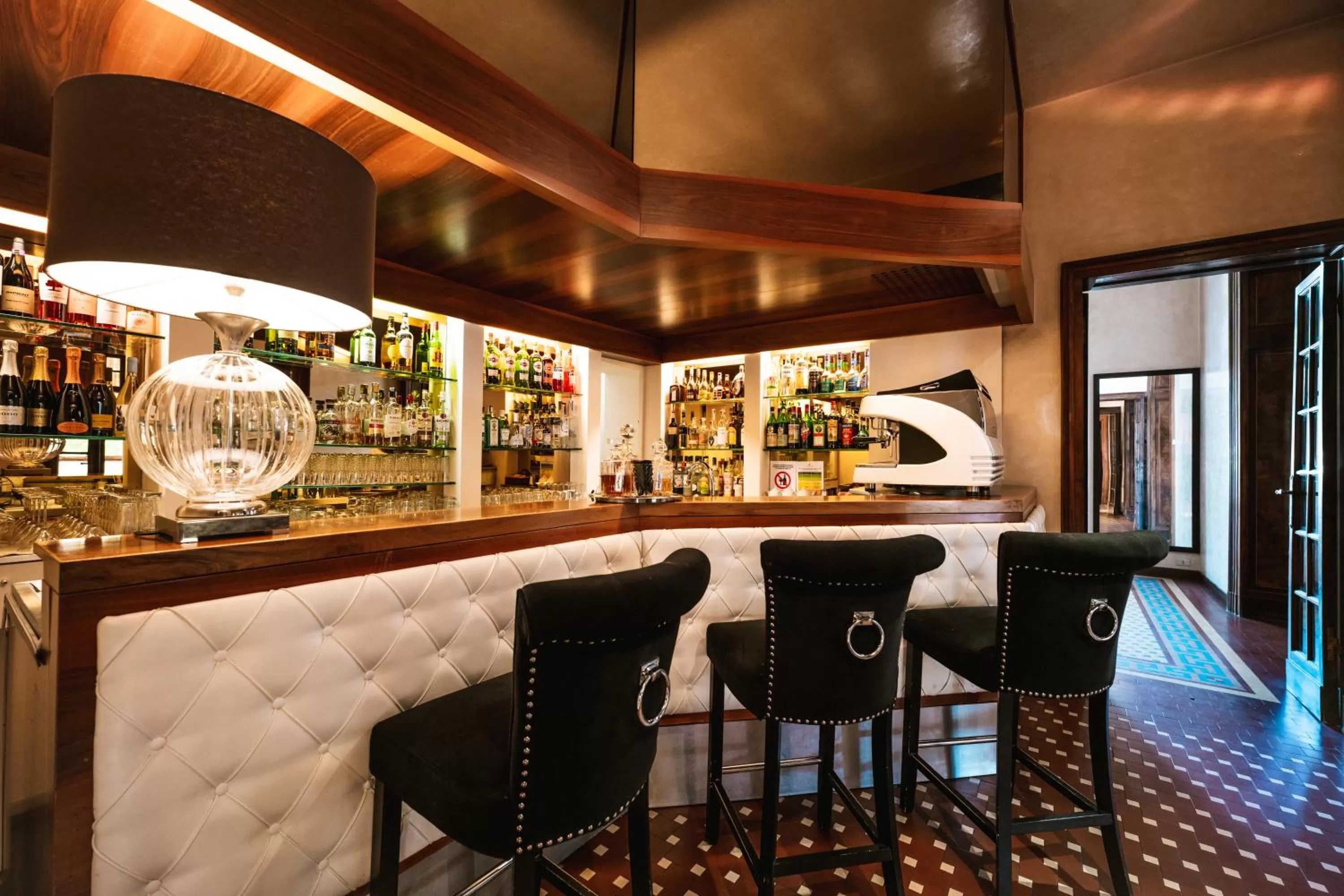 Lounge or bar in Hotel De La Ville