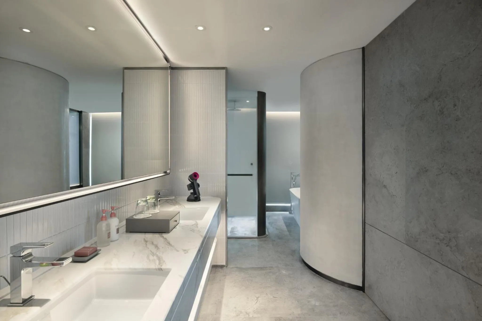 Photo of the whole room in Crowne Plaza Wuhan Optics Valley by IHG