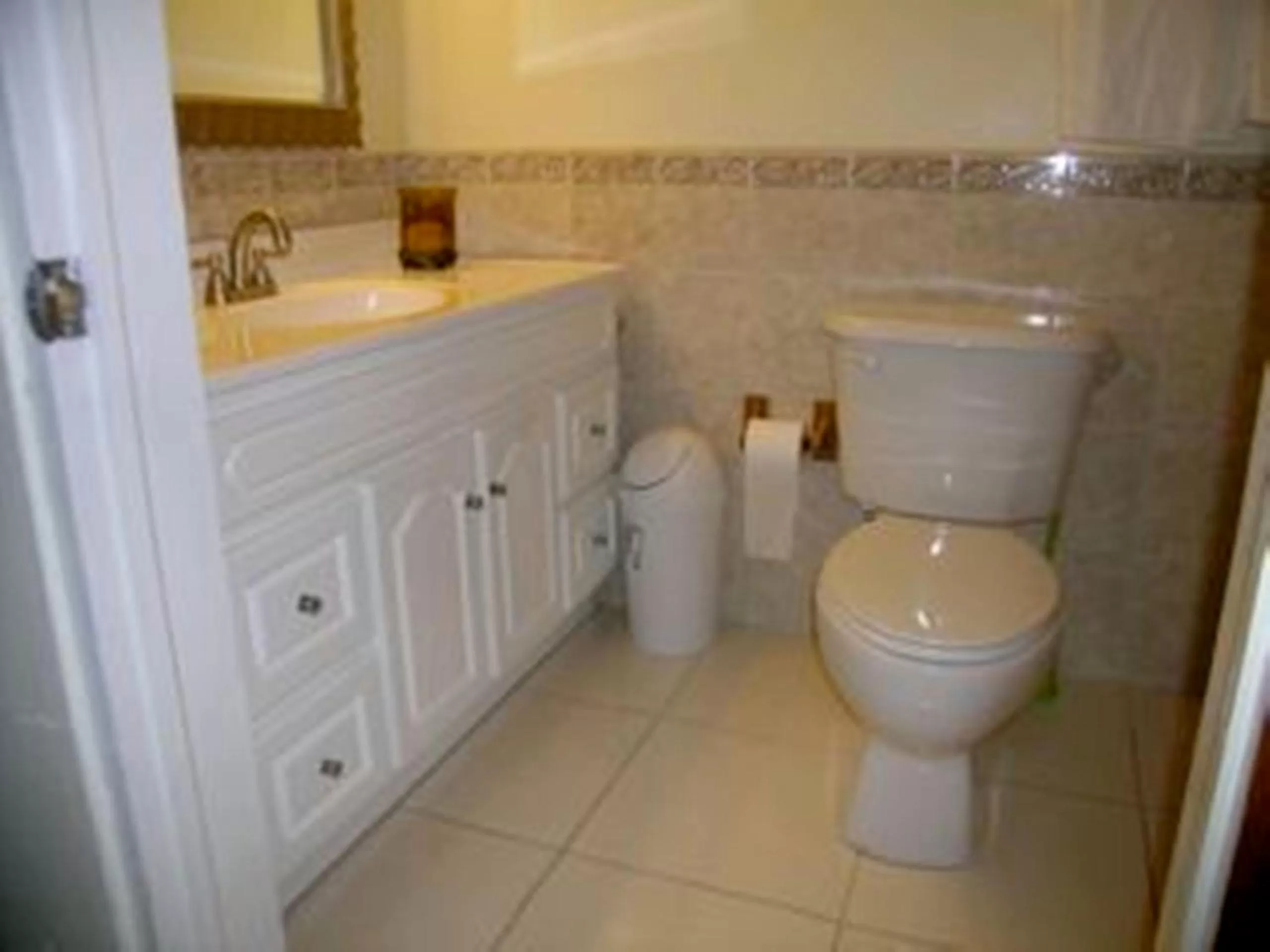 Bathroom in Connie's Comfort Suites