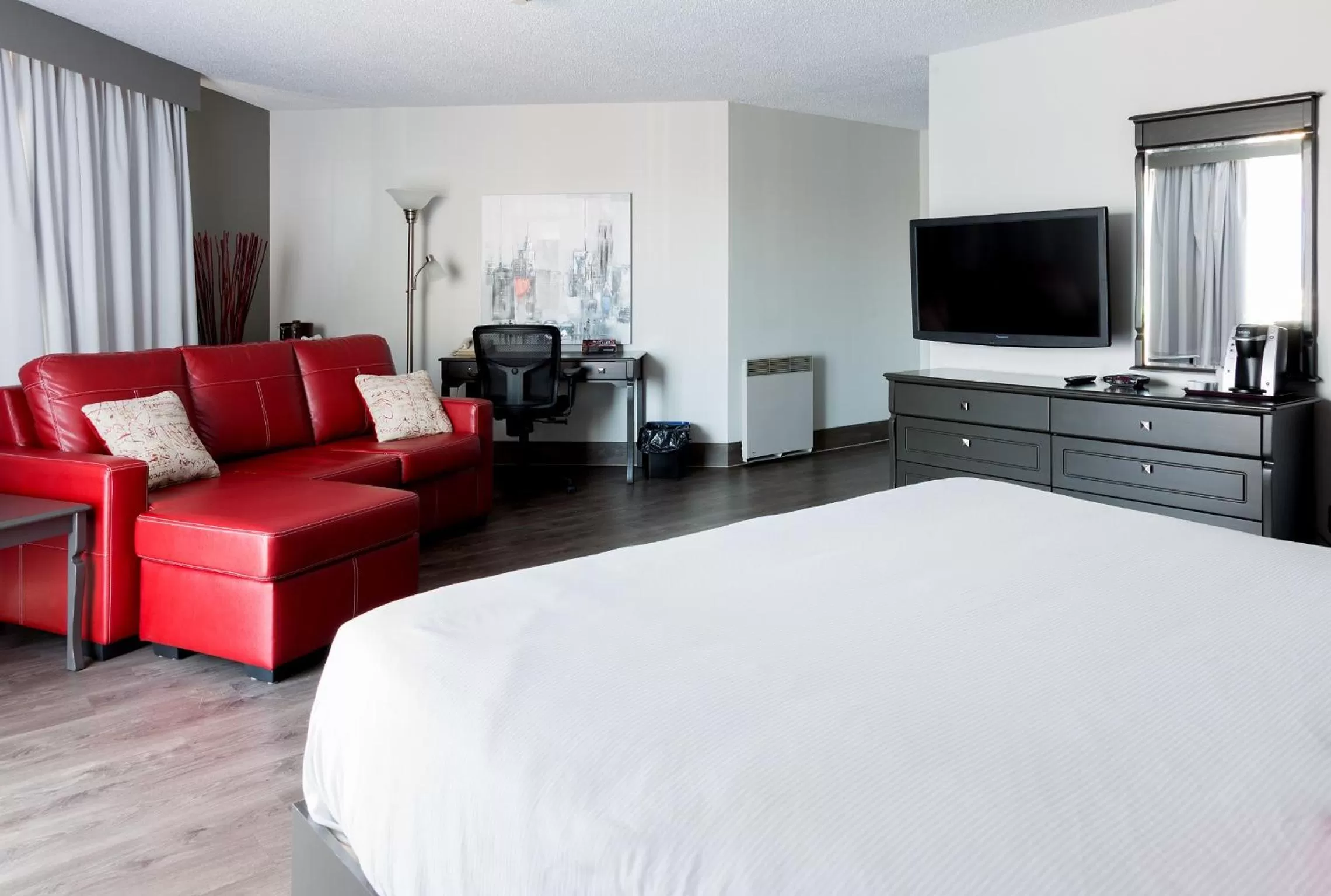 Bedroom, Bed in Hotel Universel Alma