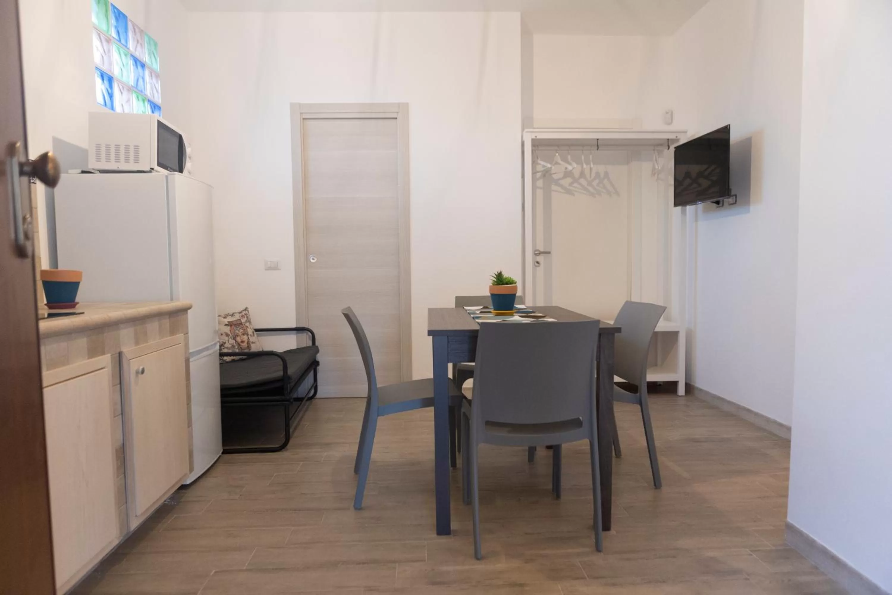 Dining Area in MrBrown - Cinzia Resort Beach