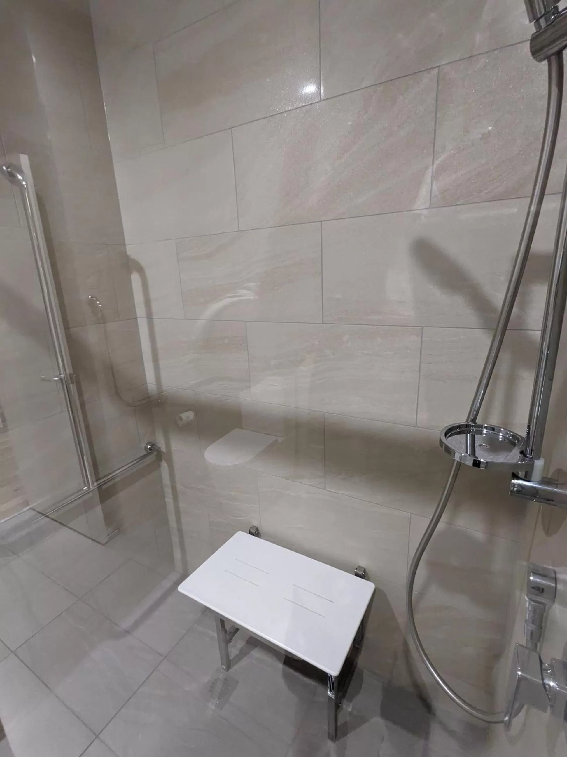 The Windsor, Hotel Rooms & Apartments