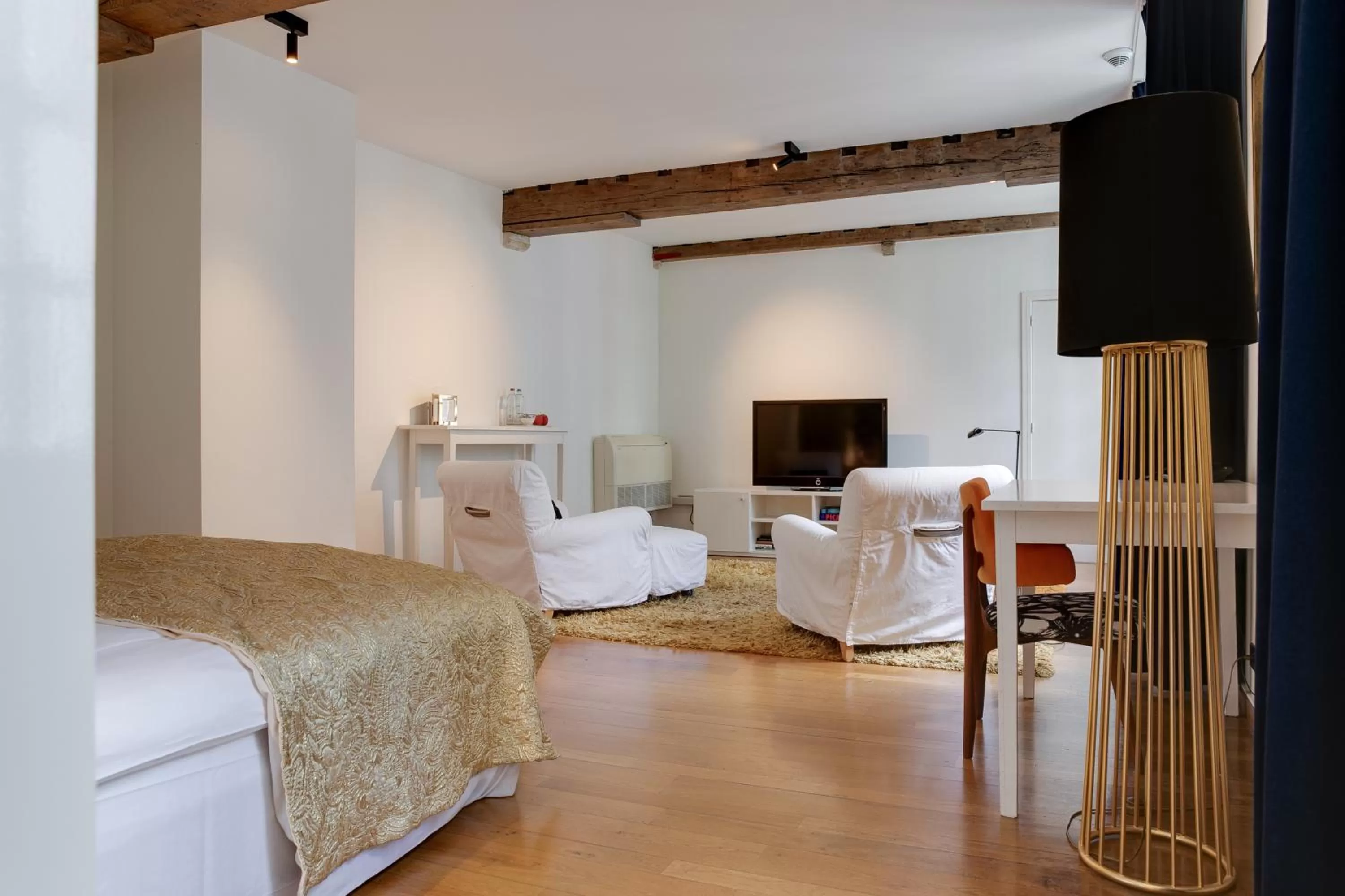 Bed in Hotel De Witte Lelie -Small Luxury Hotels of the World