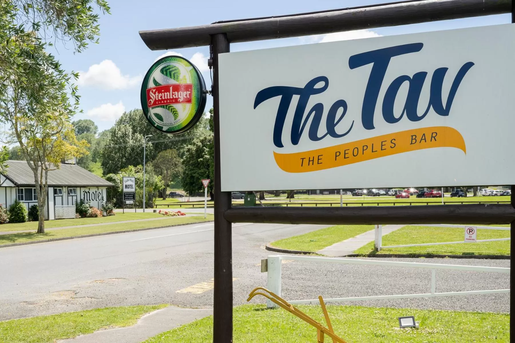 Restaurant/places to eat in Tudor Park Motel Spacious with kitchens 1 minute walk to restaurant and shopping centre and Gisborne Hospital