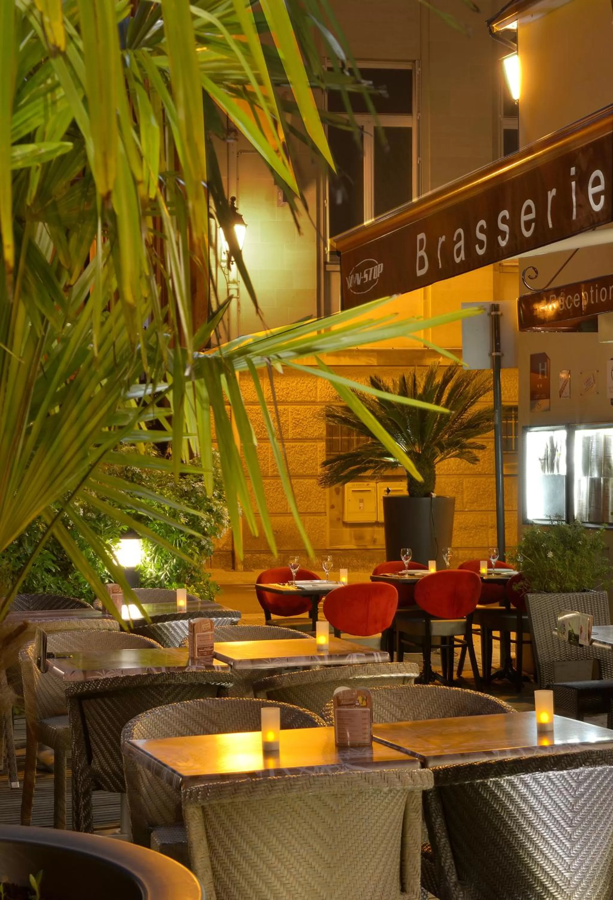 Restaurant/places to eat in Hotel Reine Mathilde