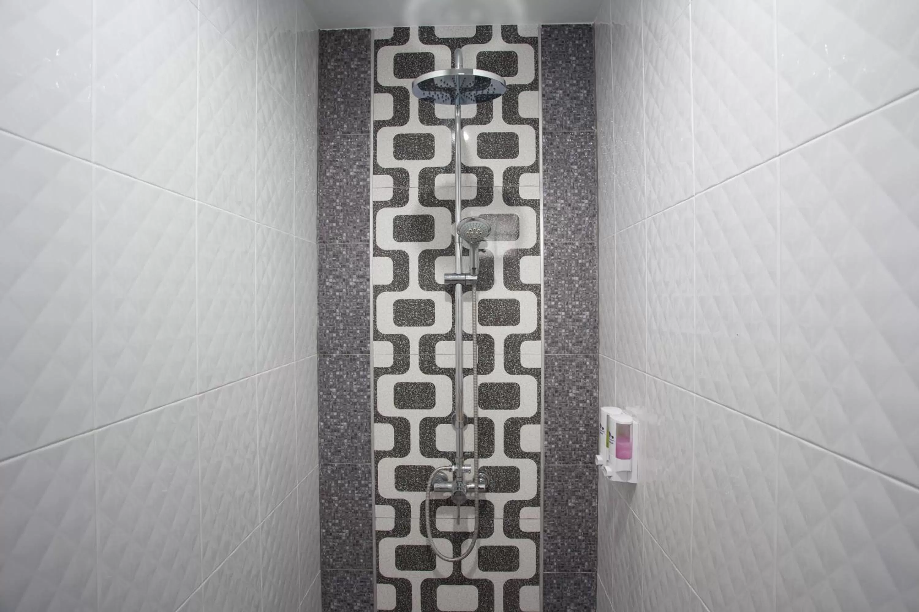 Shower in Arawan Beach Resort Krabi