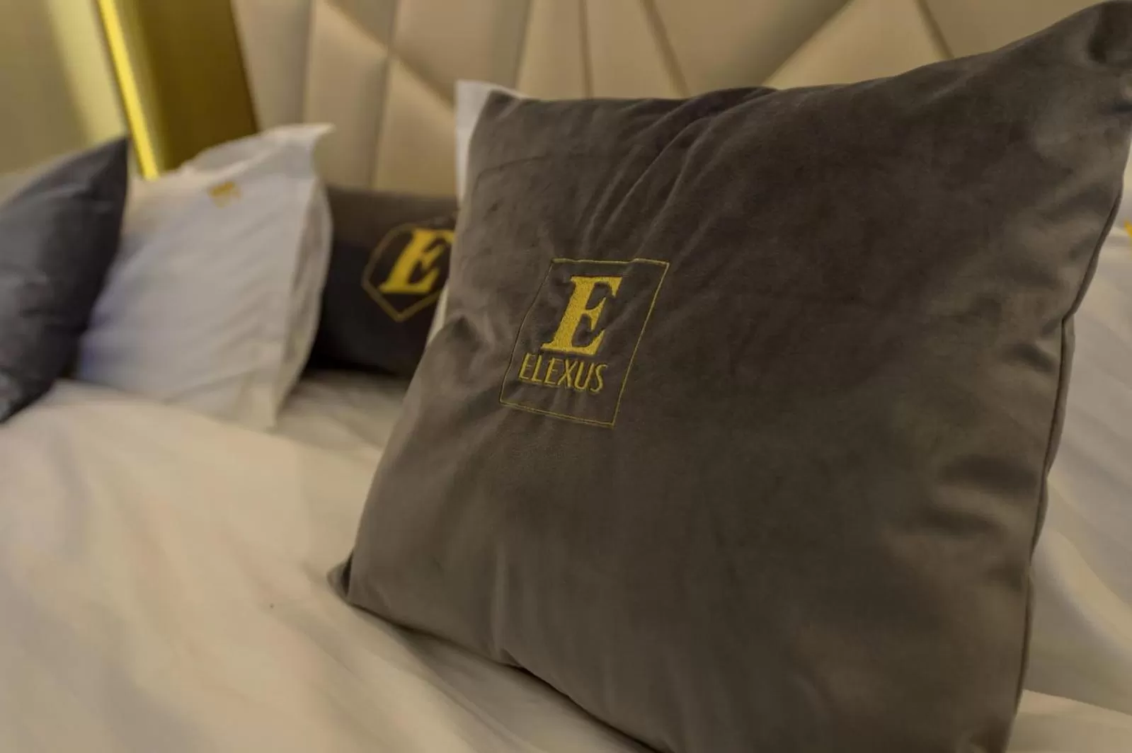 Property logo or sign, Bed in Elexus Predeal