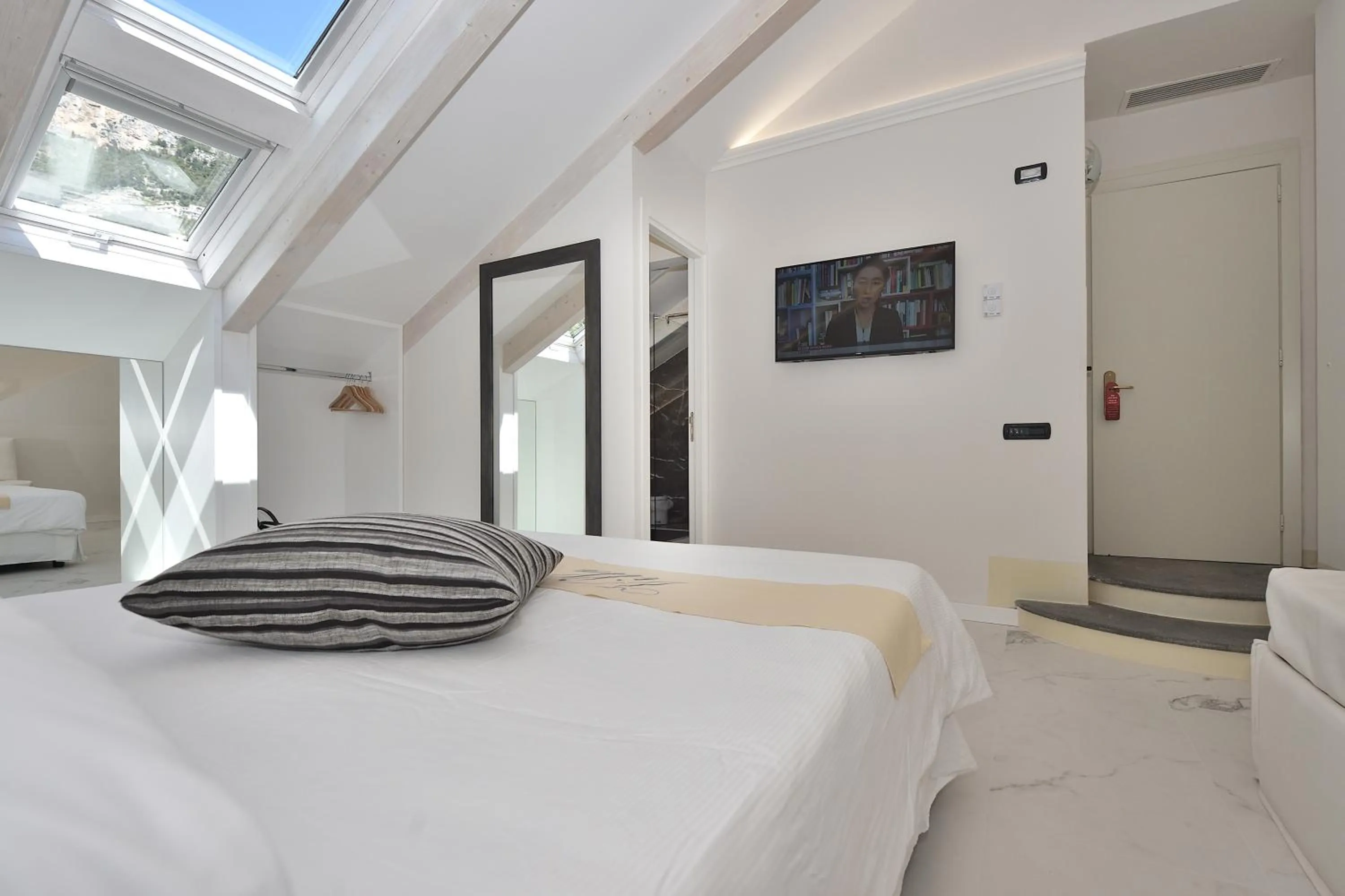 Bed in Villa Lara Hotel