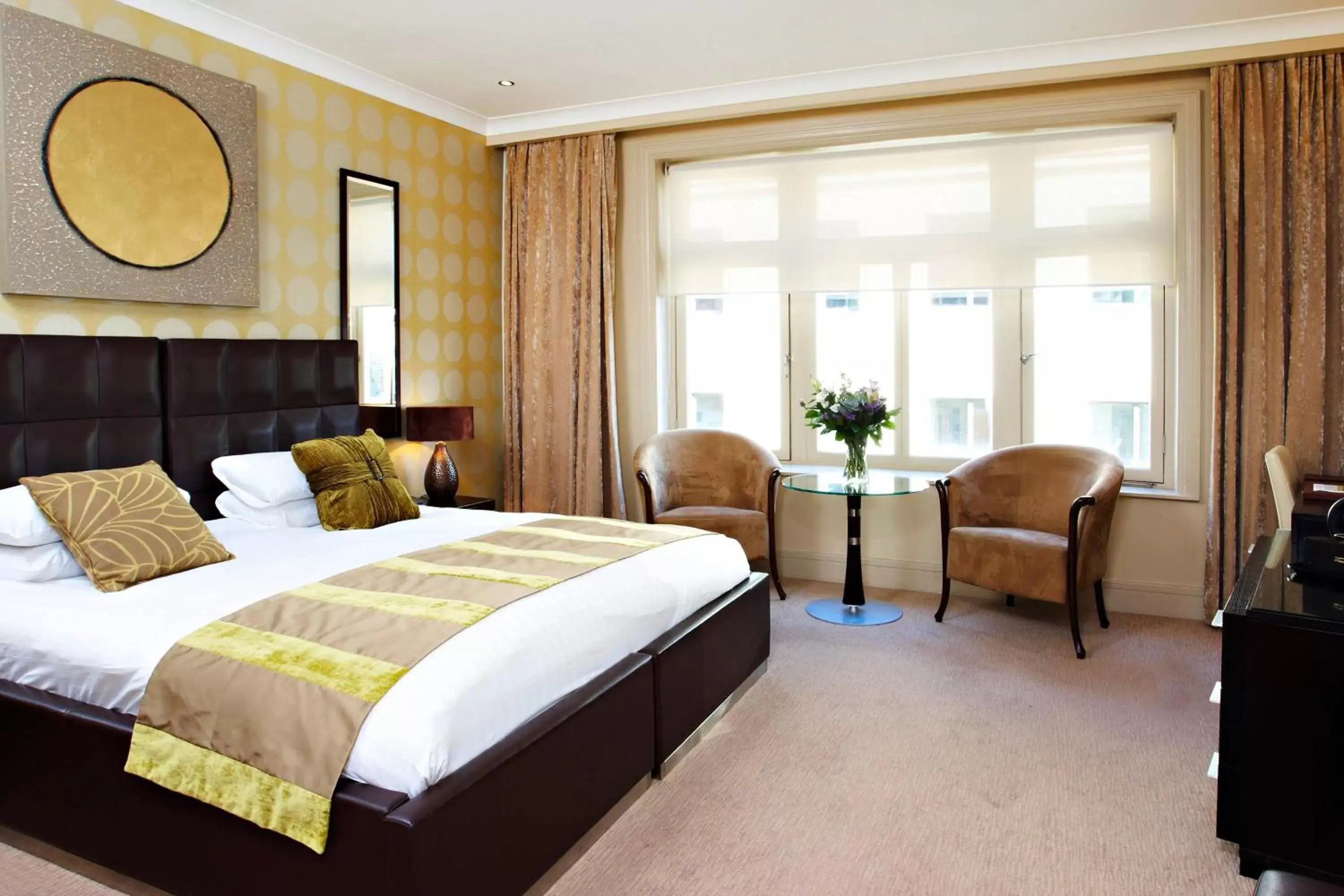 Deluxe King Room in Washington Mayfair Hotel Deluxe King Room in Washington Mayfair Hotel