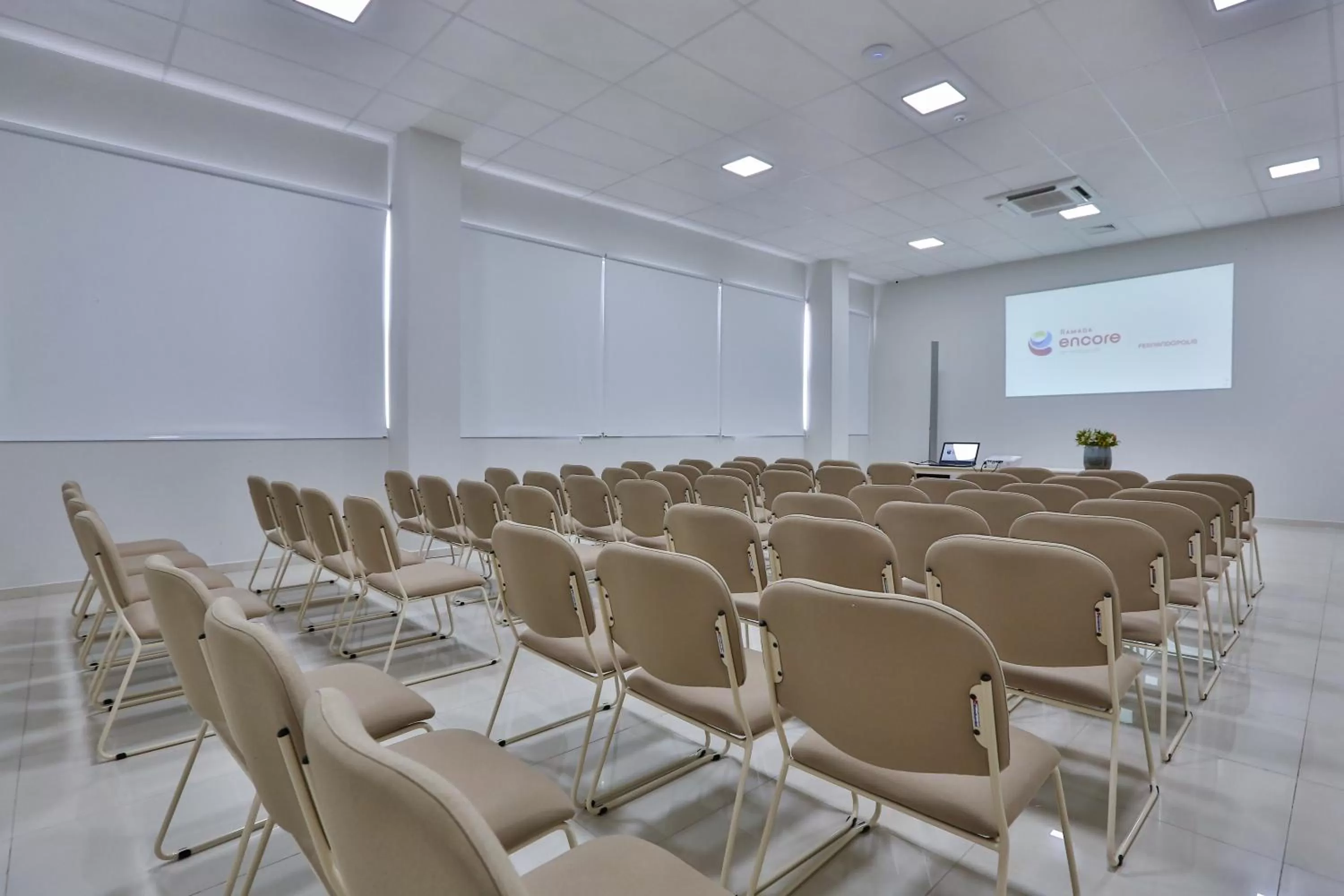 Banquet/Function facilities in Executive Inn Fernandopolis