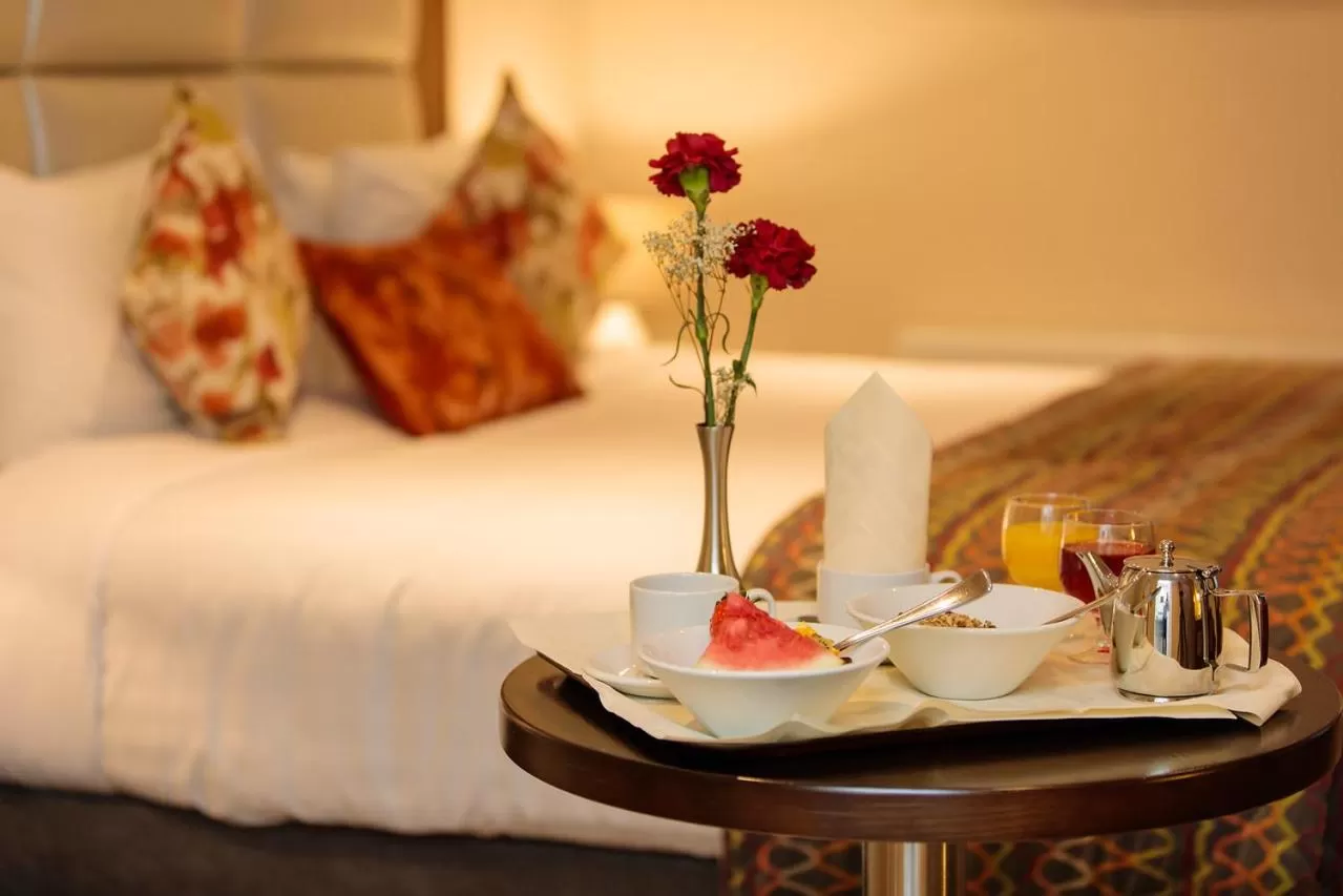 Continental breakfast, Bed in Grand Hotel Tralee