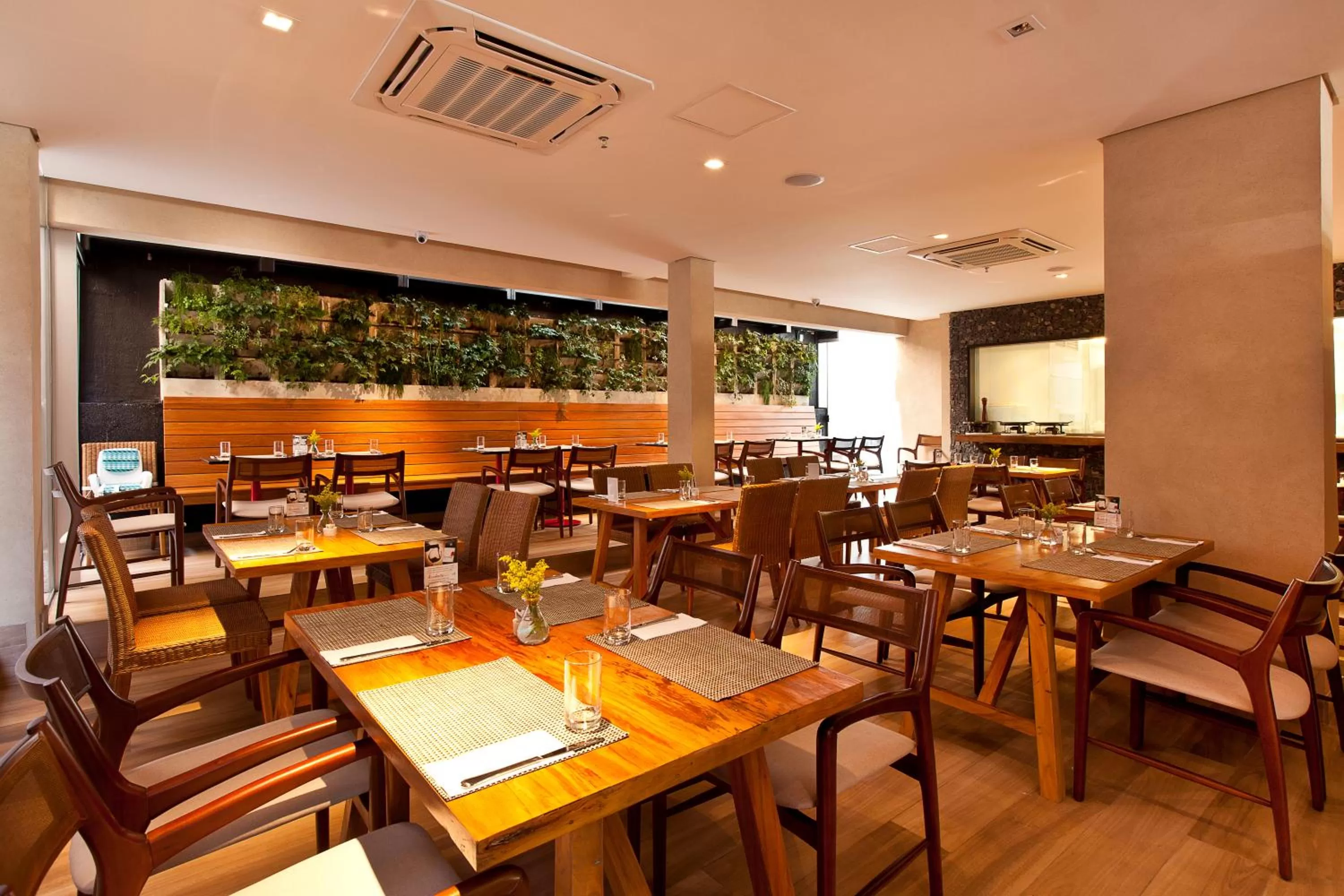 Restaurant/places to eat in eSuites Savassi Toscanini