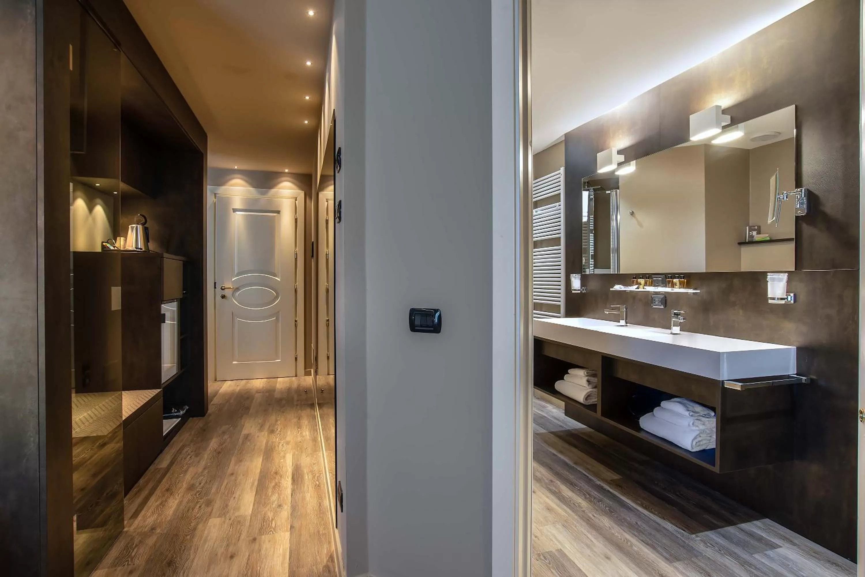 Shower in Maranello Palace