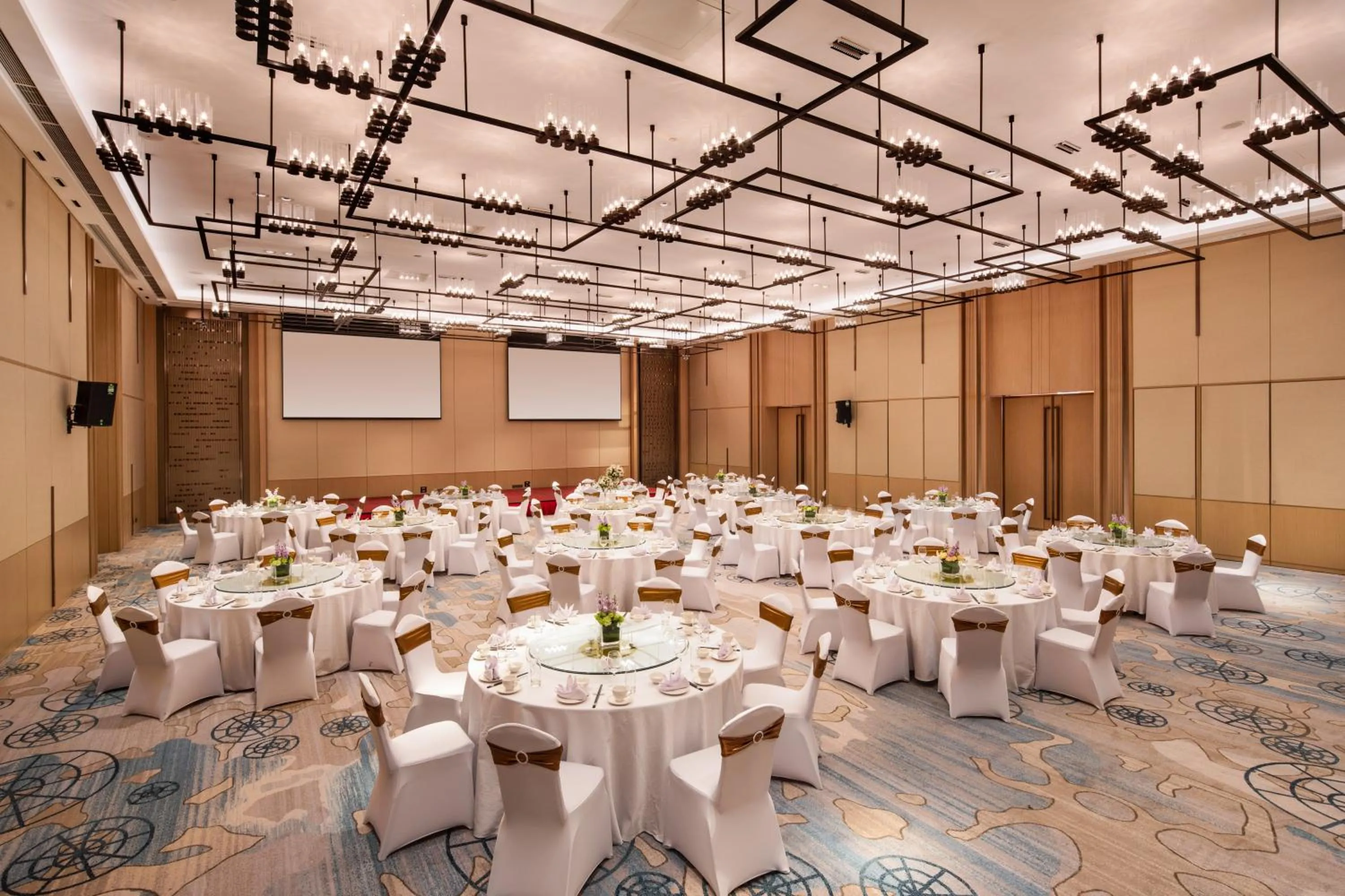 Meeting/conference room in Holiday Inn Tianjin Xiqing by IHG