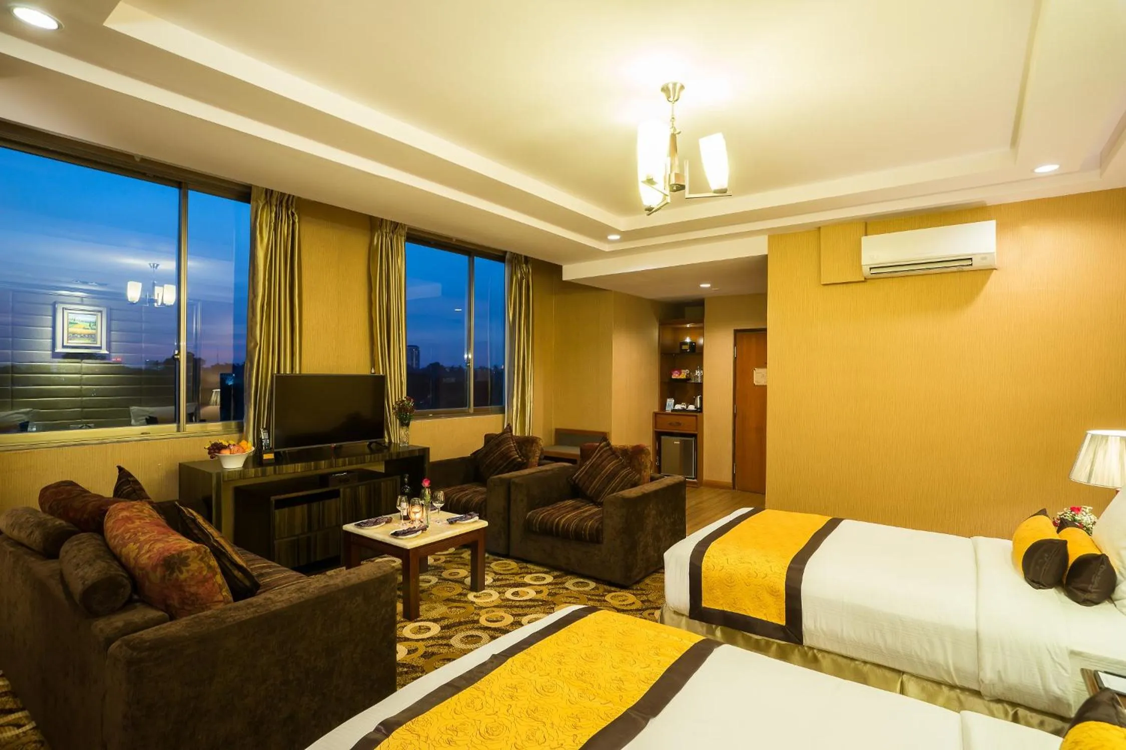 Bedroom in Best Western Green Hill Hotel