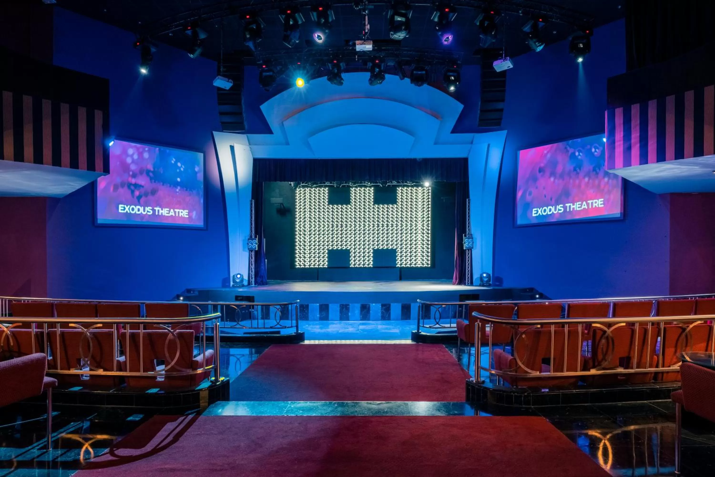 Evening entertainment in Iberostar Grand Rose Hall