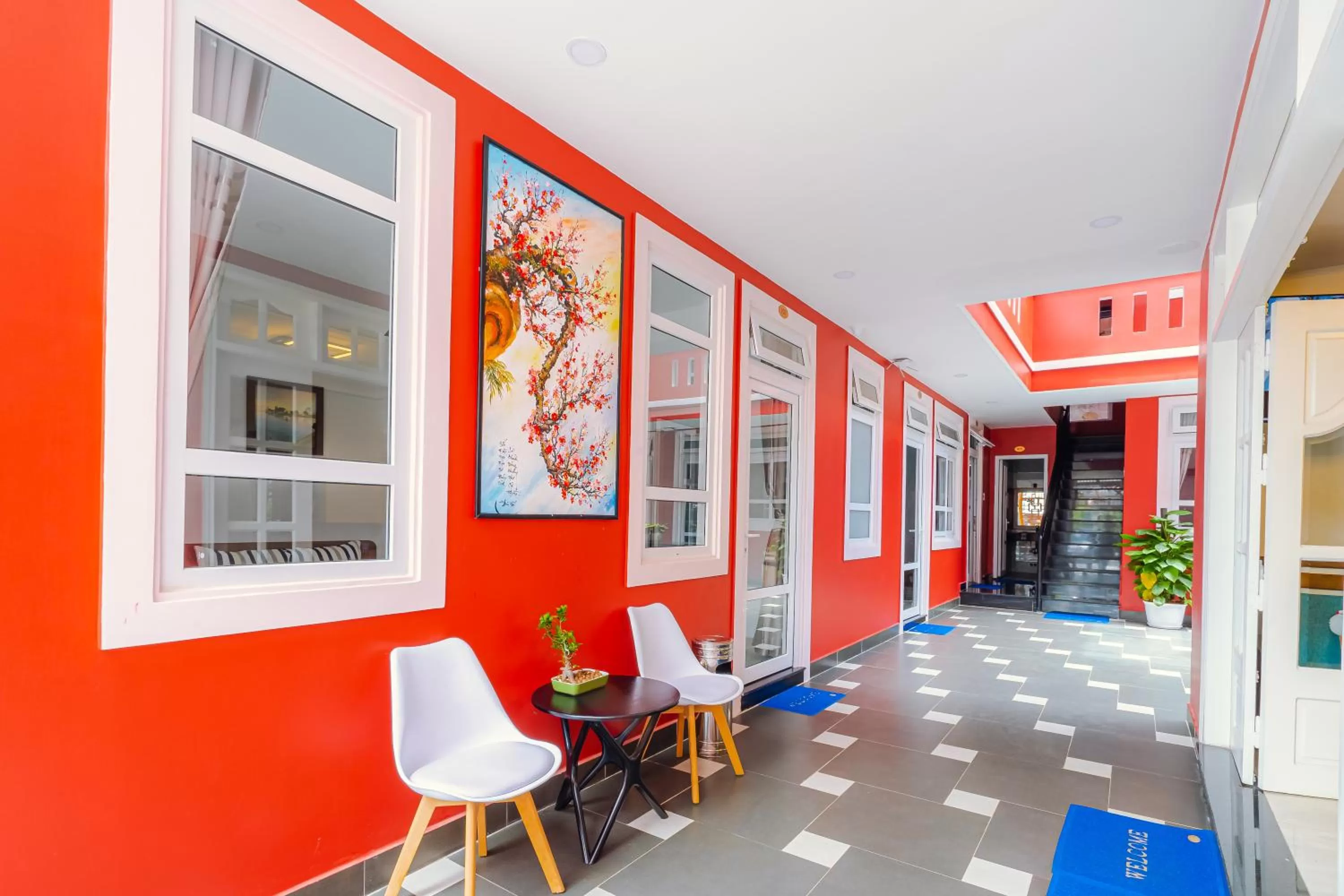 Restaurant/places to eat in Lovely House