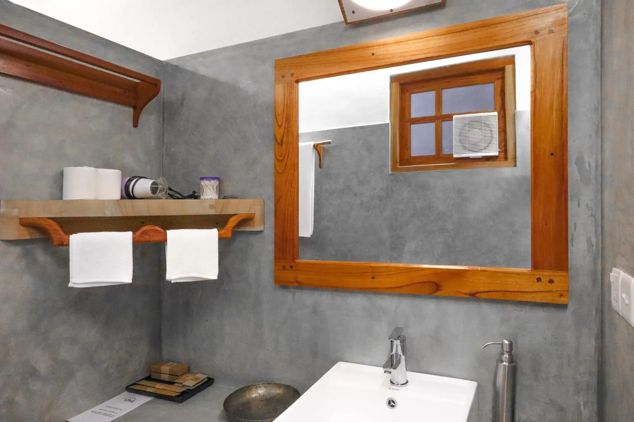 Bathroom in The One Ella