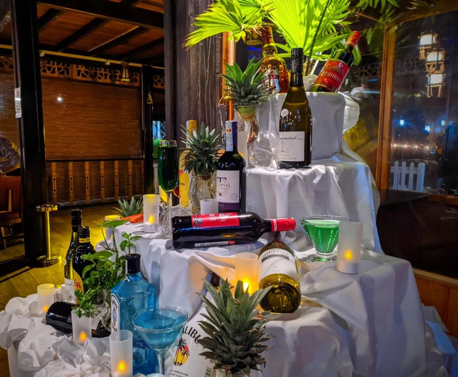 Lounge or bar in Blue Sand Beach Resort