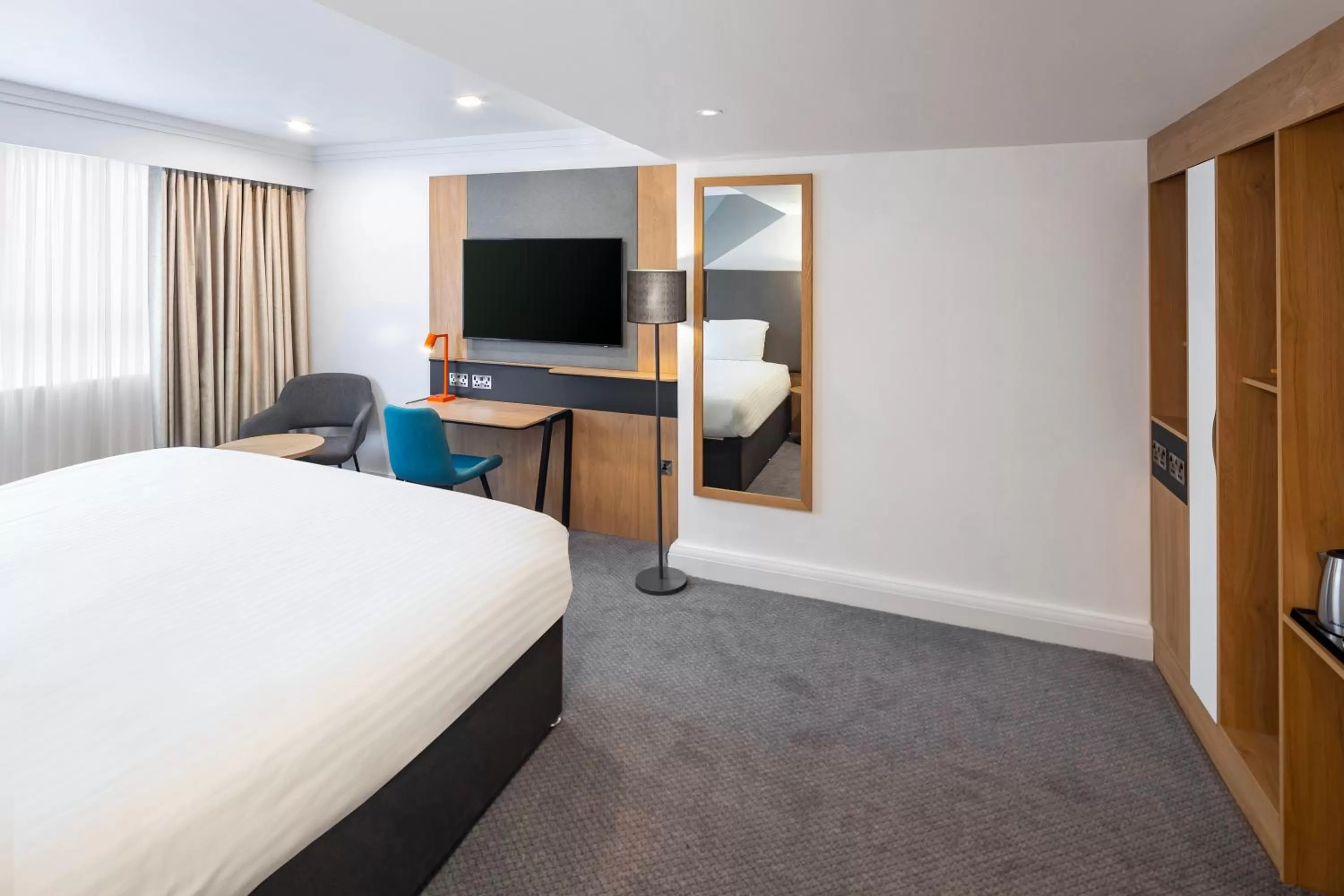 Bedroom, Bed in Holiday Inn London-Bexley by IHG