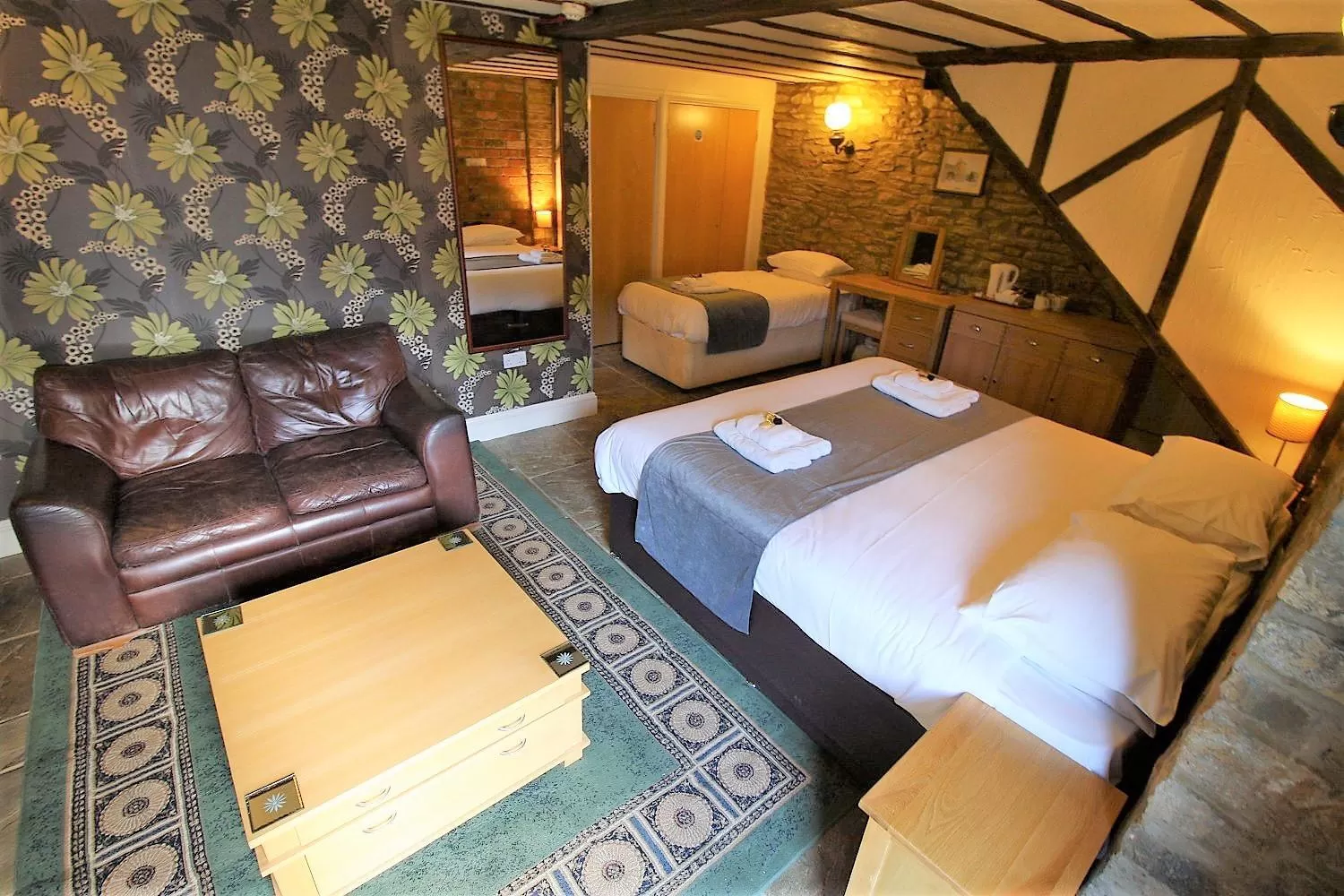 Deluxe Triple Room in The Kings Arms Hotel