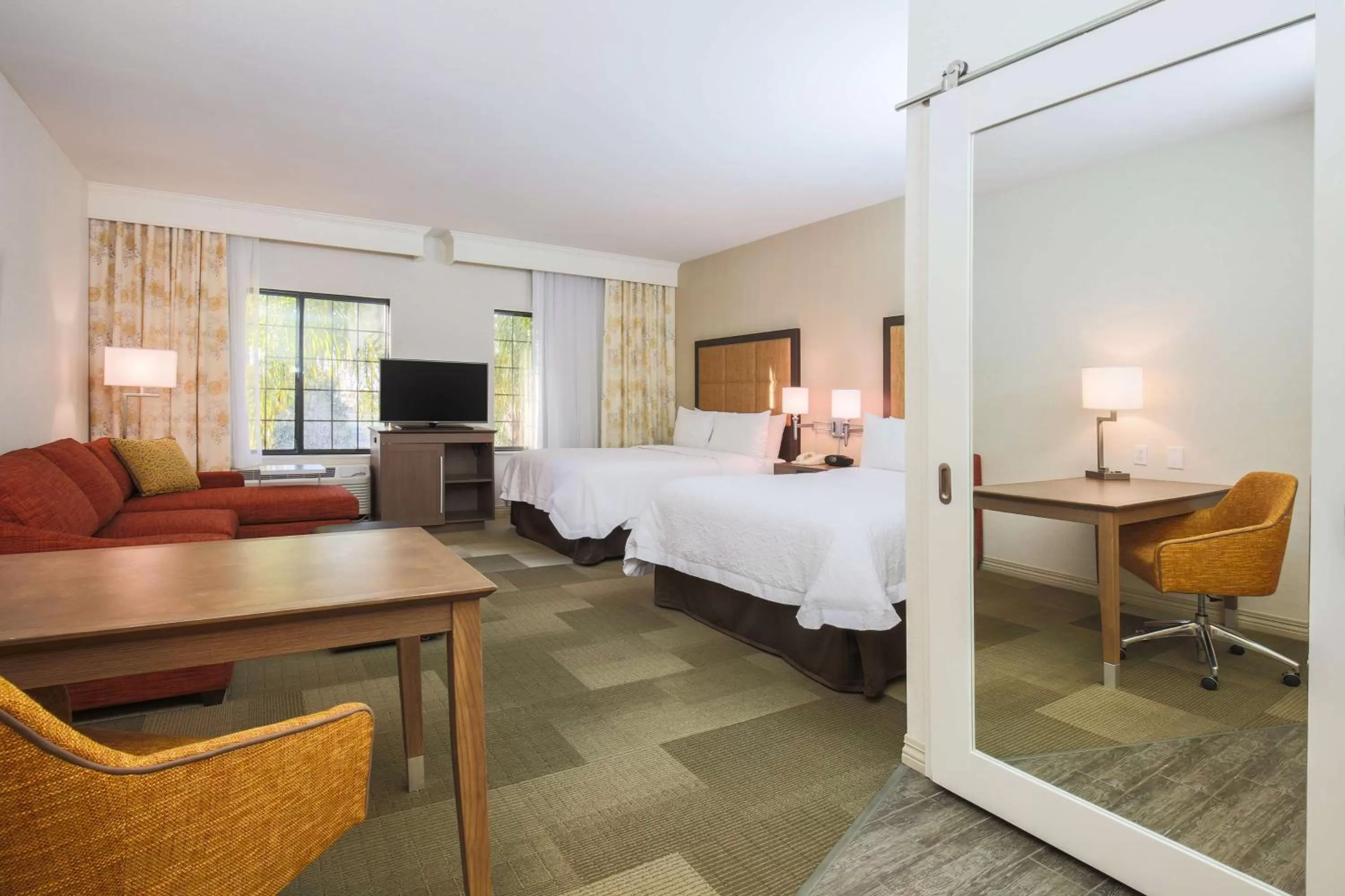 Bedroom, Bed in Hampton Inn & Suites Camarillo