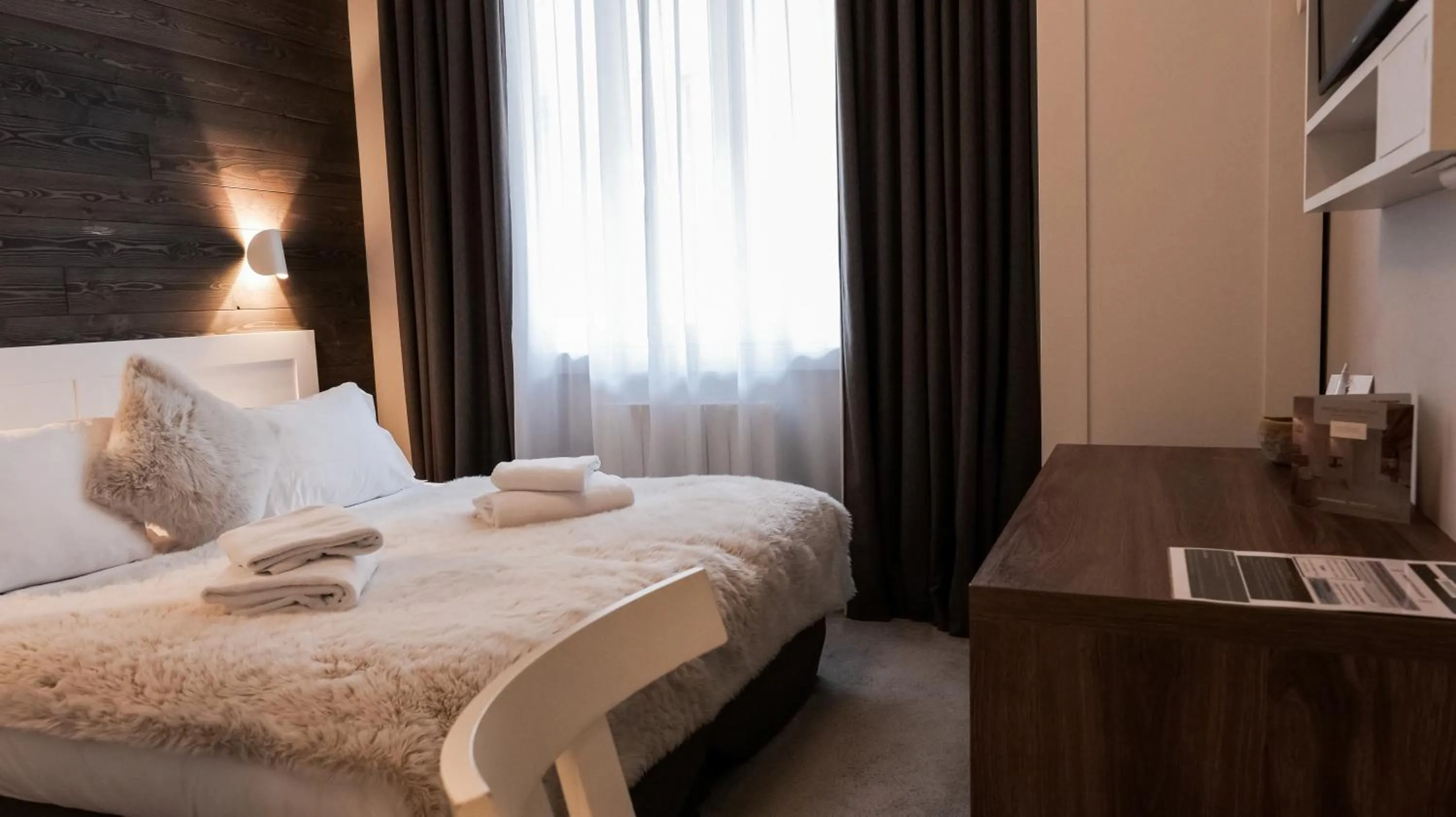 Photo of the whole room in Chalet hôtel le Whymper