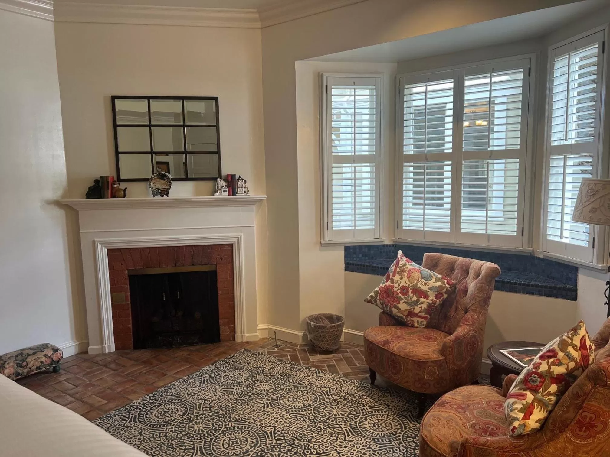 flat iron in Cheshire Cat Inn & Cottages