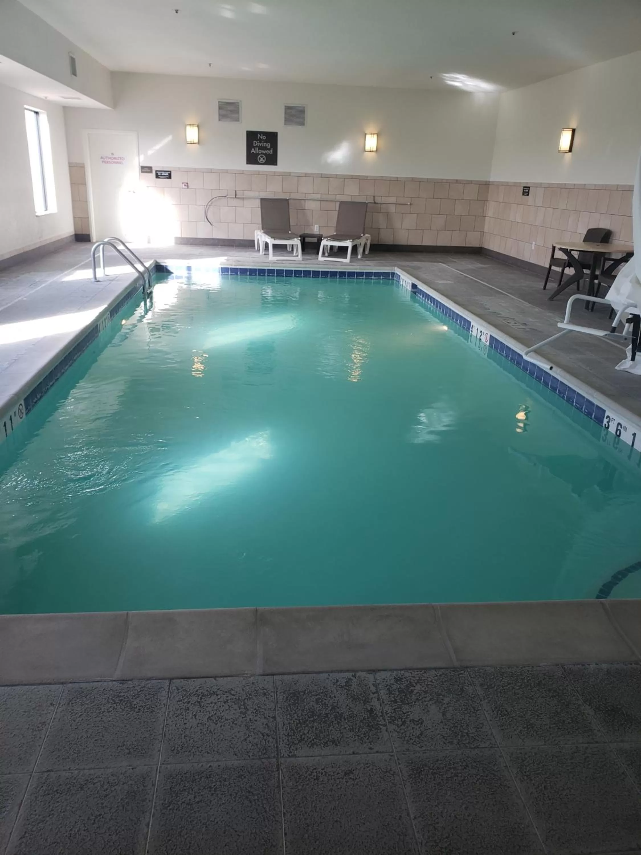 Swimming pool in Comfort Inn & Suites Sidney I-80