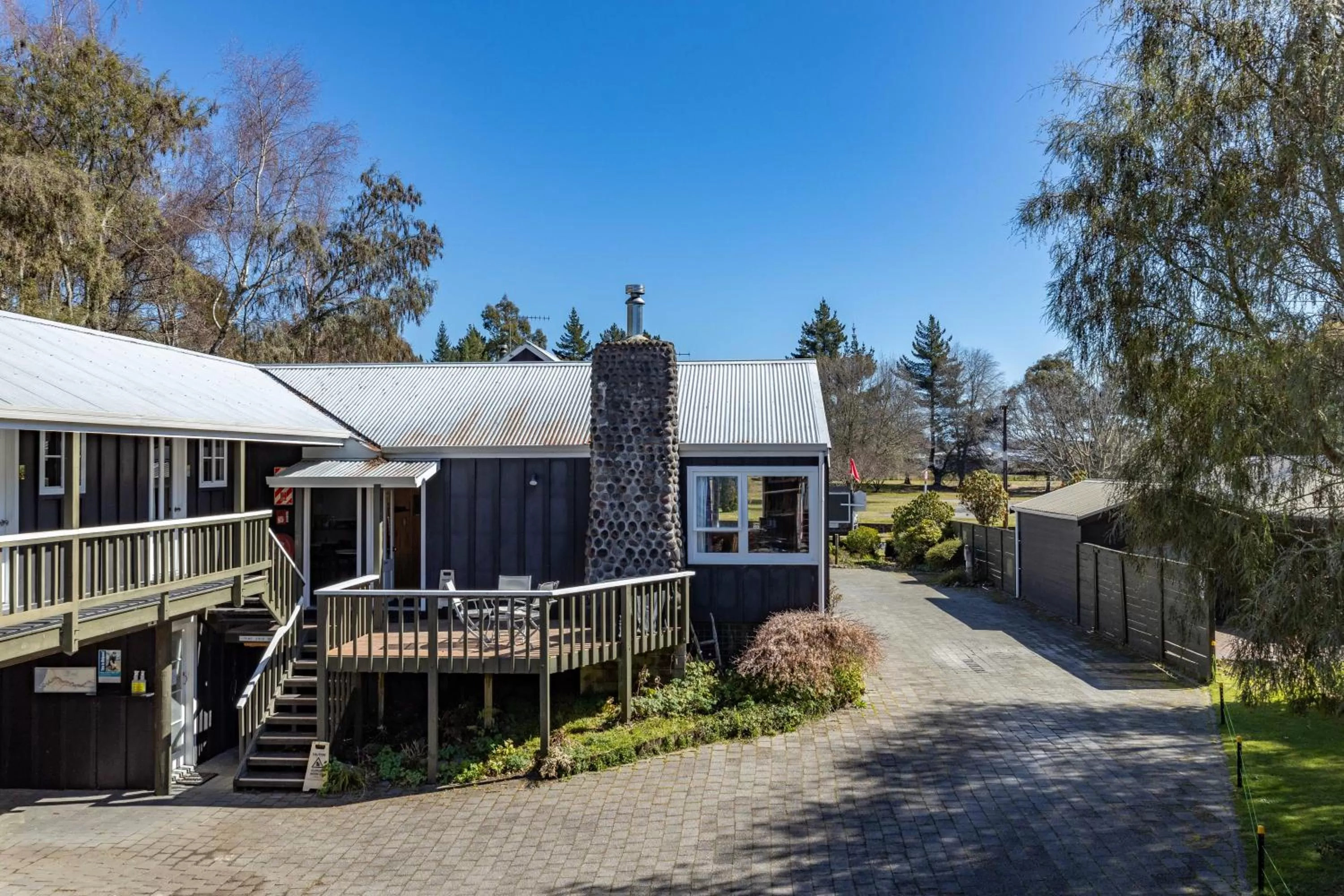 Property Building in Sportsmans Lodge Turangi