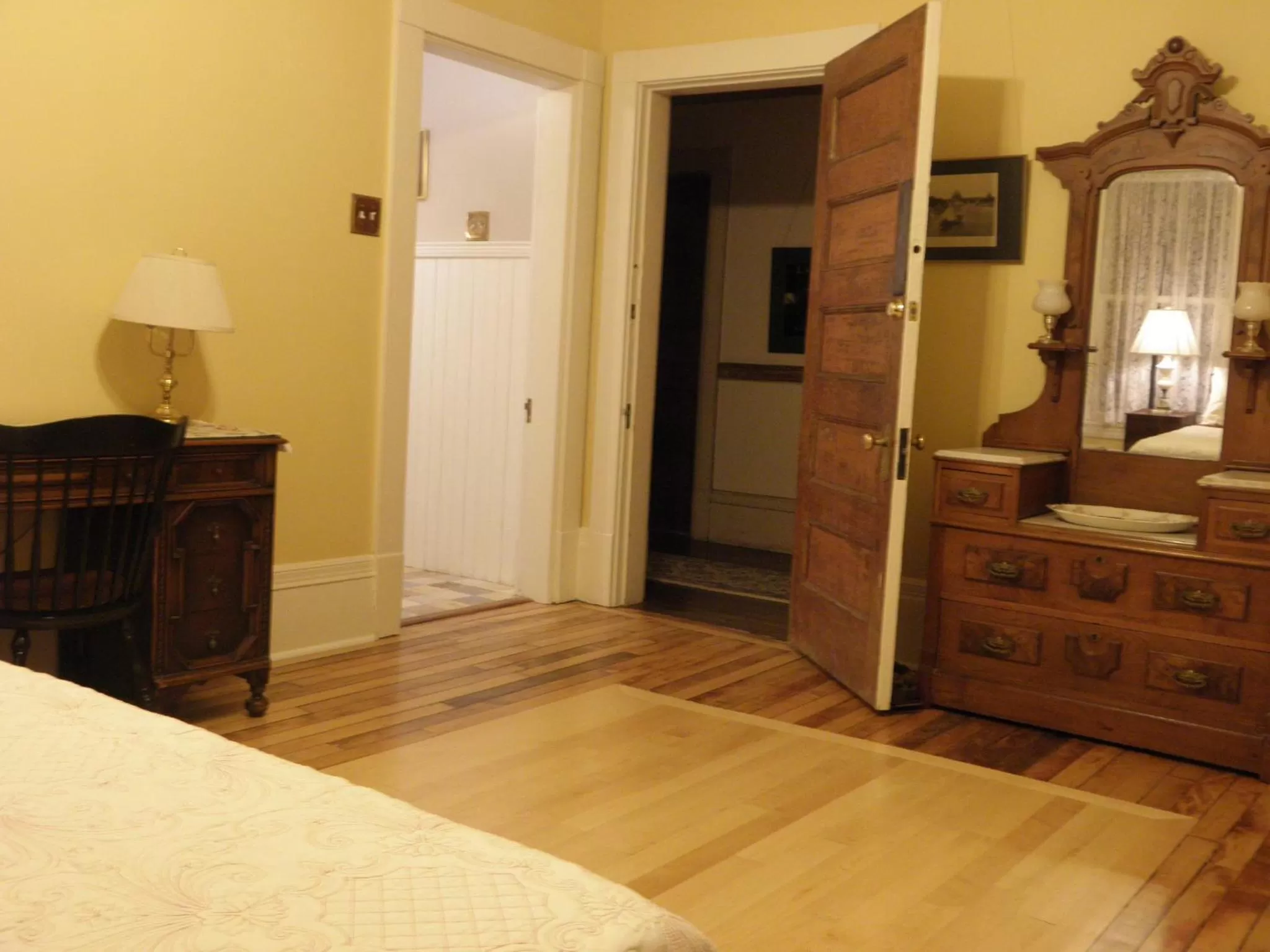 Bed in Lehmann House Bed & Breakfast