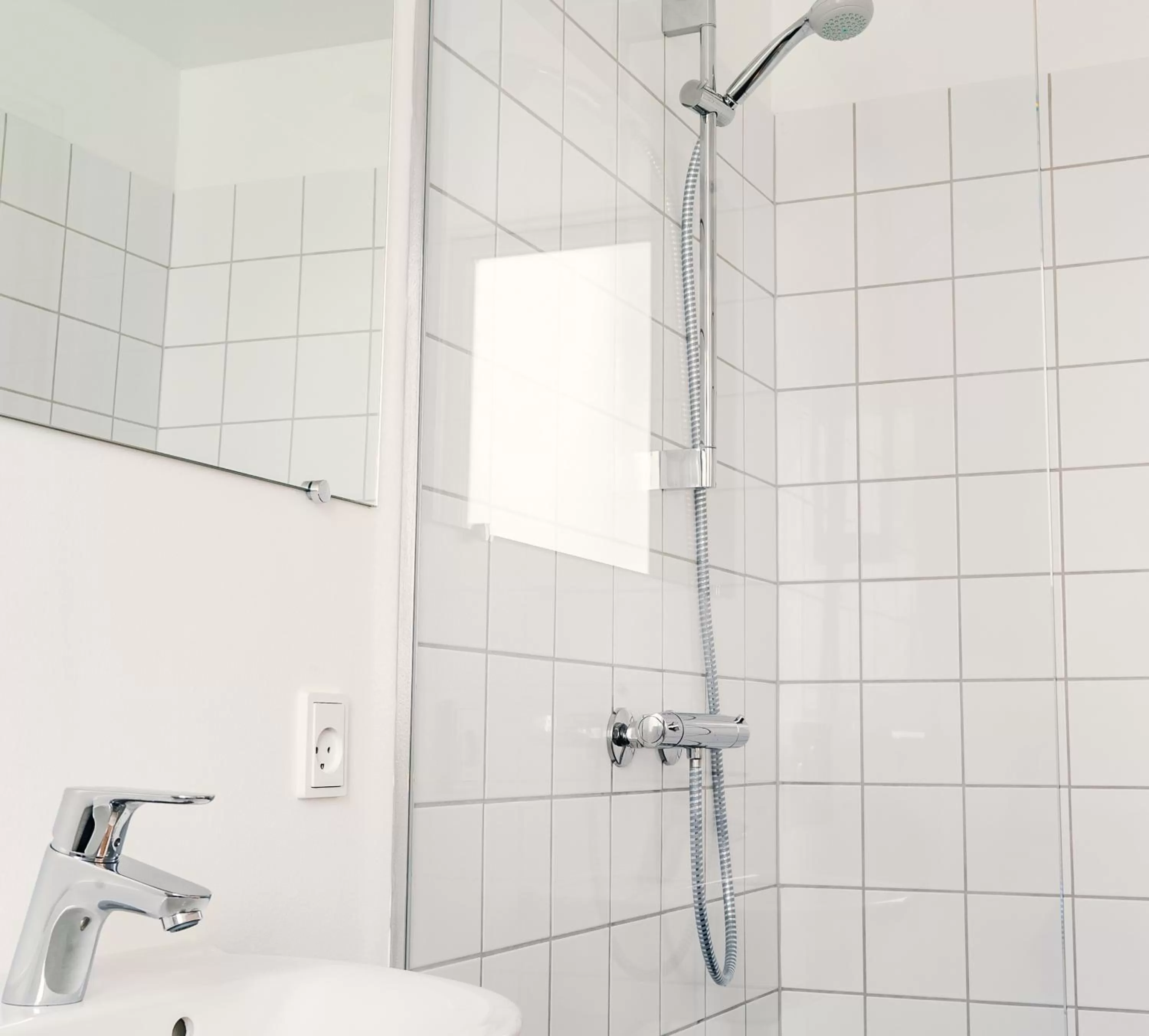 Shower in Copenhagen Go Hotel