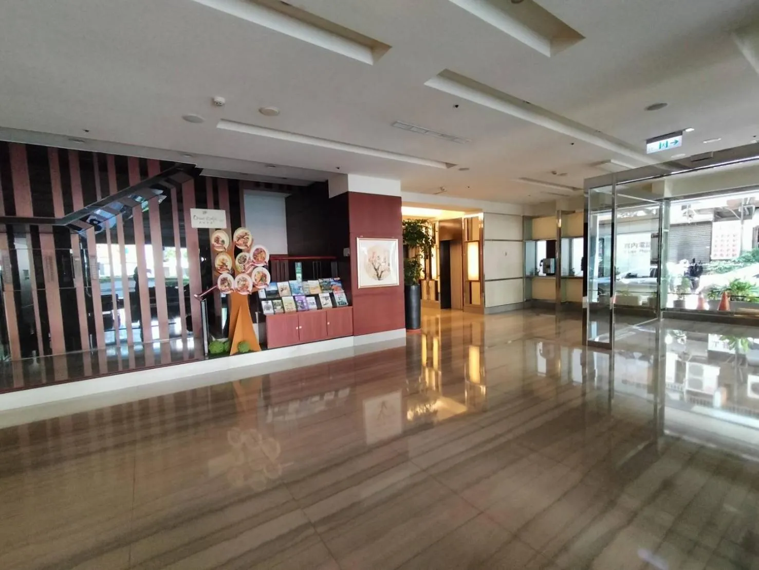 Lobby or reception in Urban Hotel33